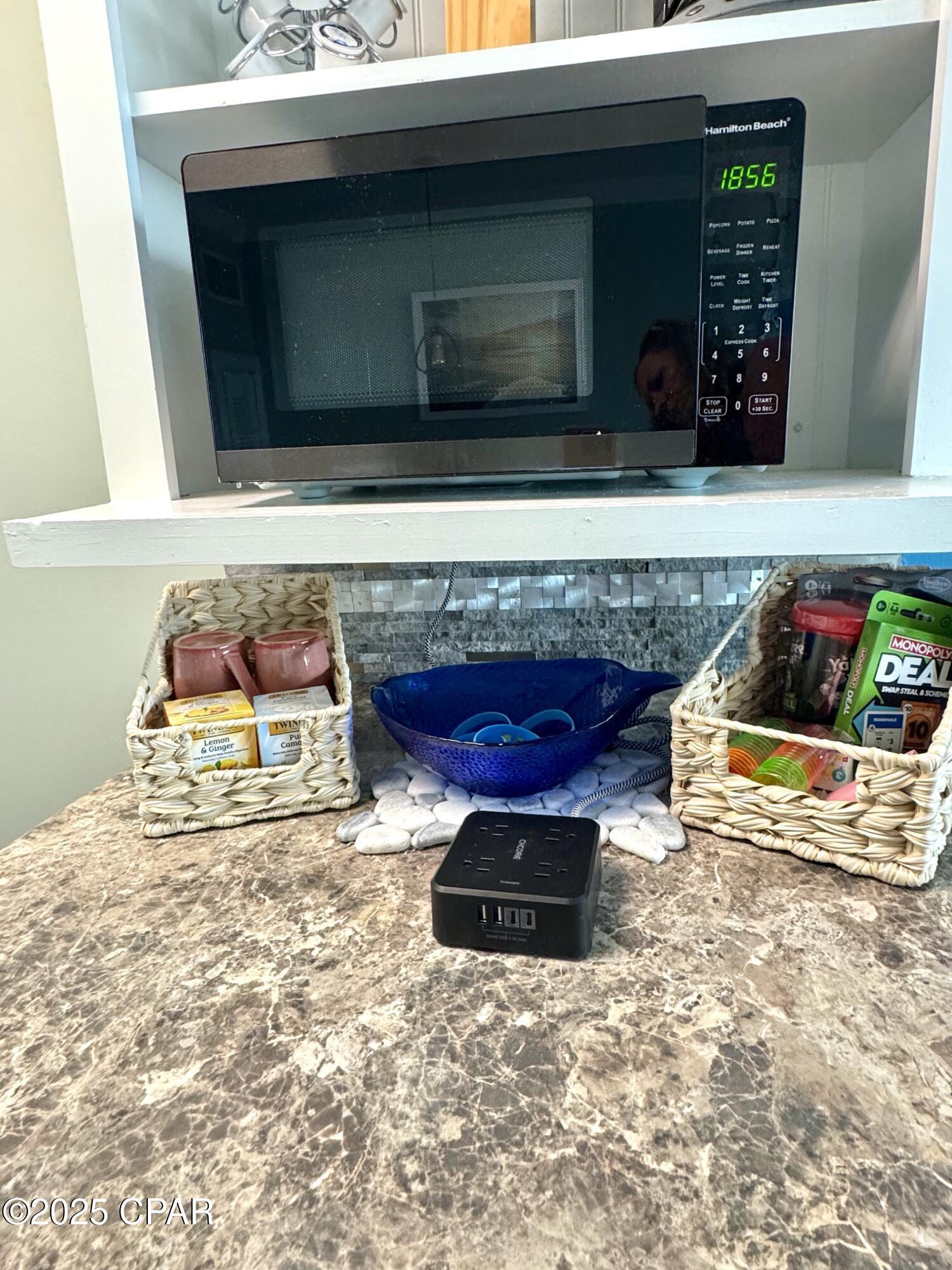 Image 12 For 8817 Thomas Drive A614