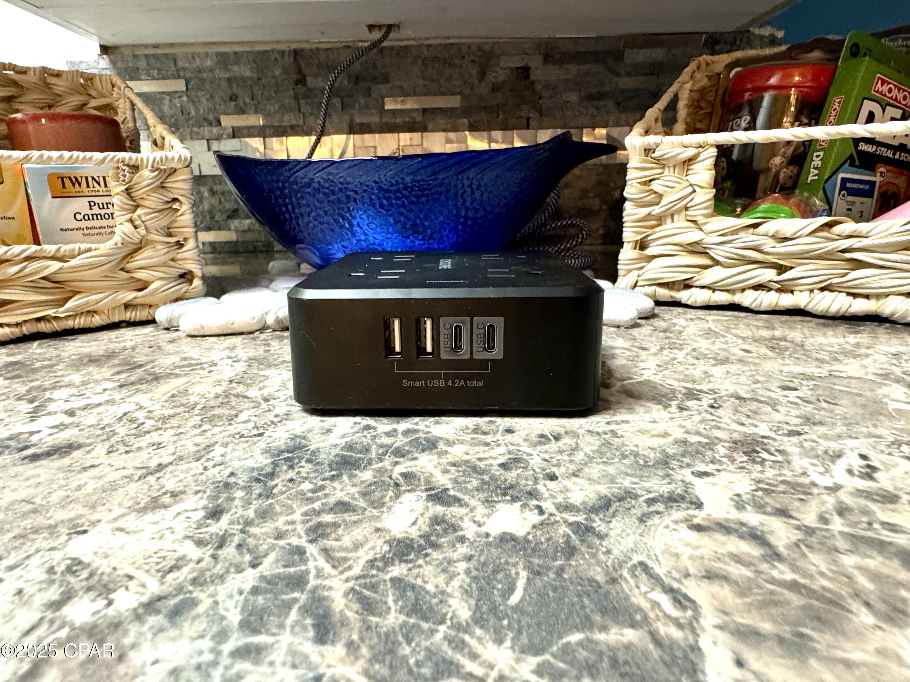 Image 19 For 8817 Thomas Drive A614