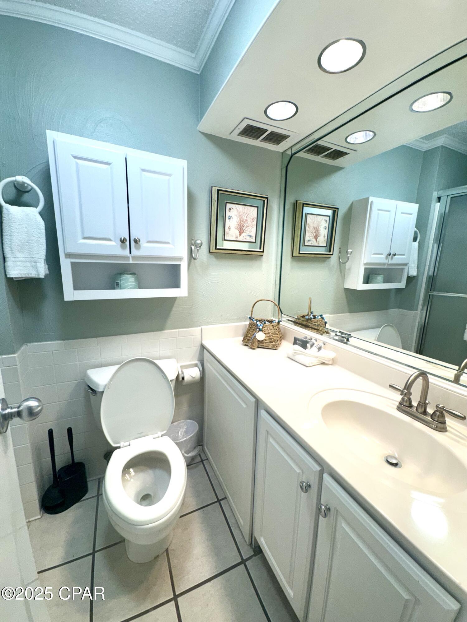 Image 26 For 8817 Thomas Drive A614