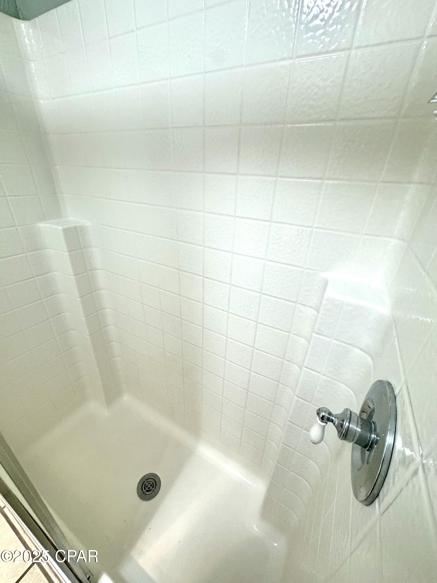 Image 27 For 8817 Thomas Drive A614