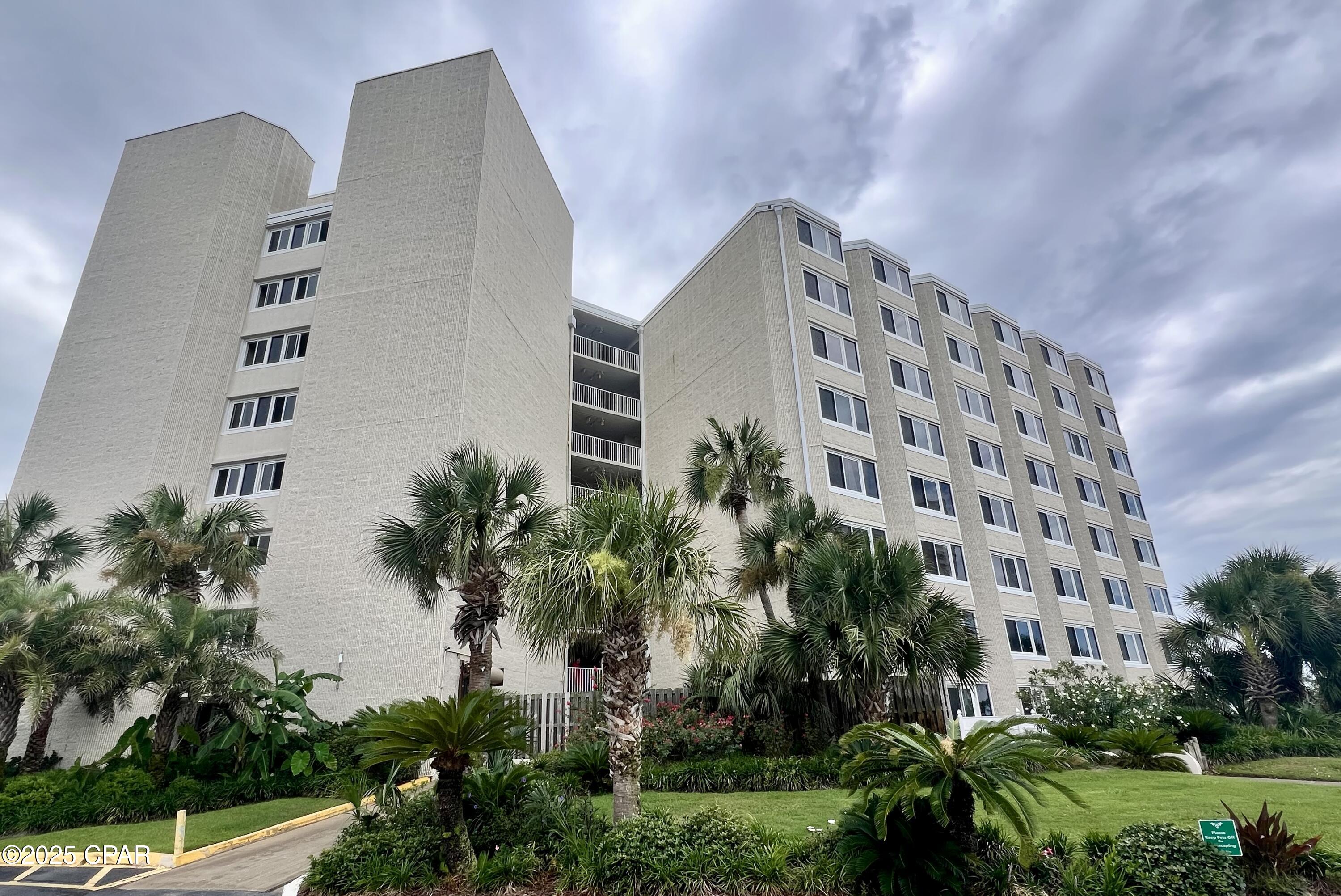 Image 32 For 8817 Thomas Drive A614