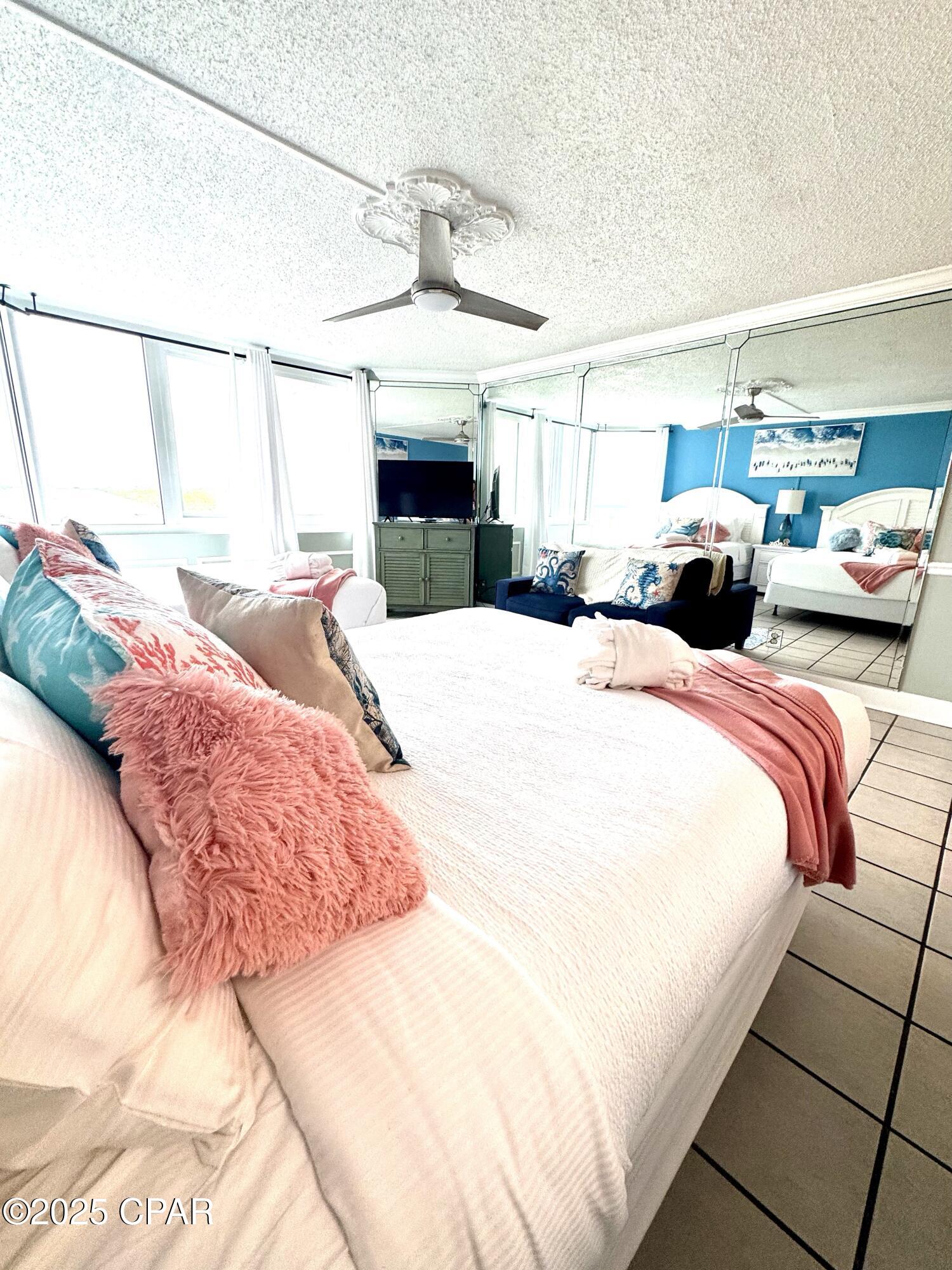 Image 4 For 8817 Thomas Drive A614