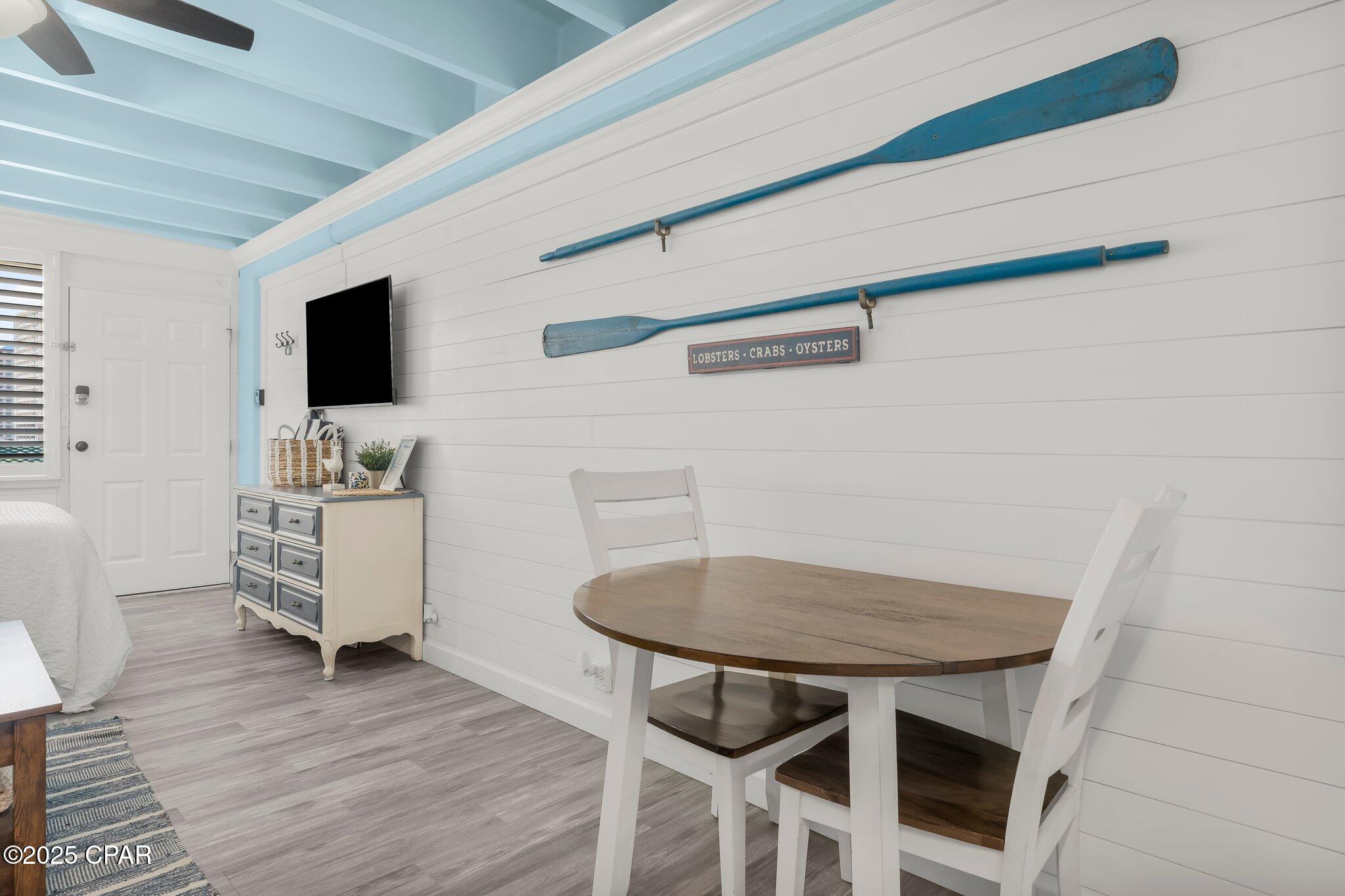 Listing photo id 10 for 14401 Front Beach Road 416