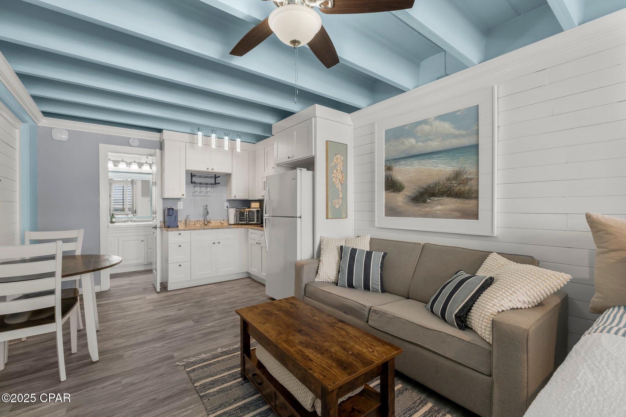 Listing photo id 11 for 14401 Front Beach Road 416