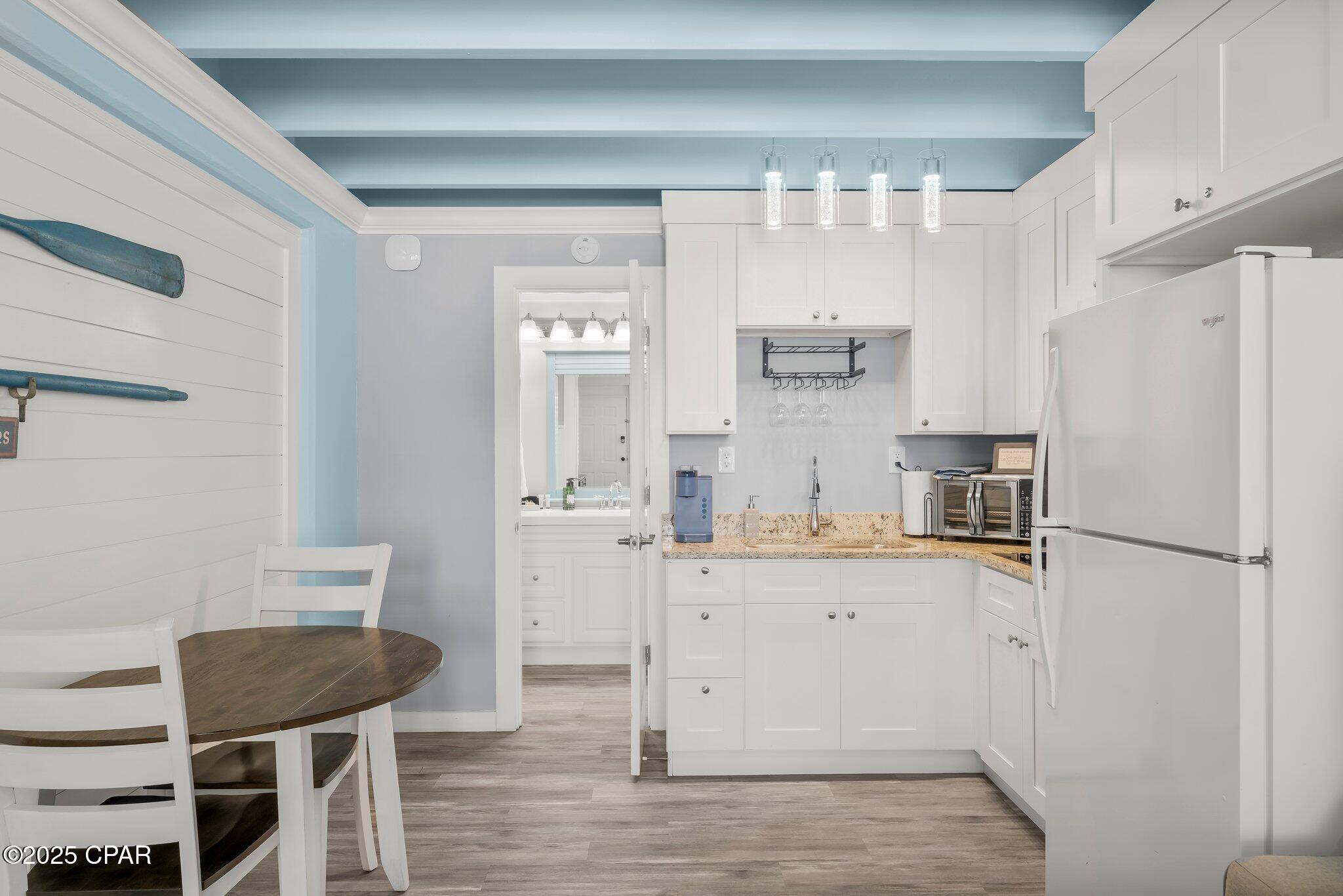 Listing photo id 13 for 14401 Front Beach Road 416