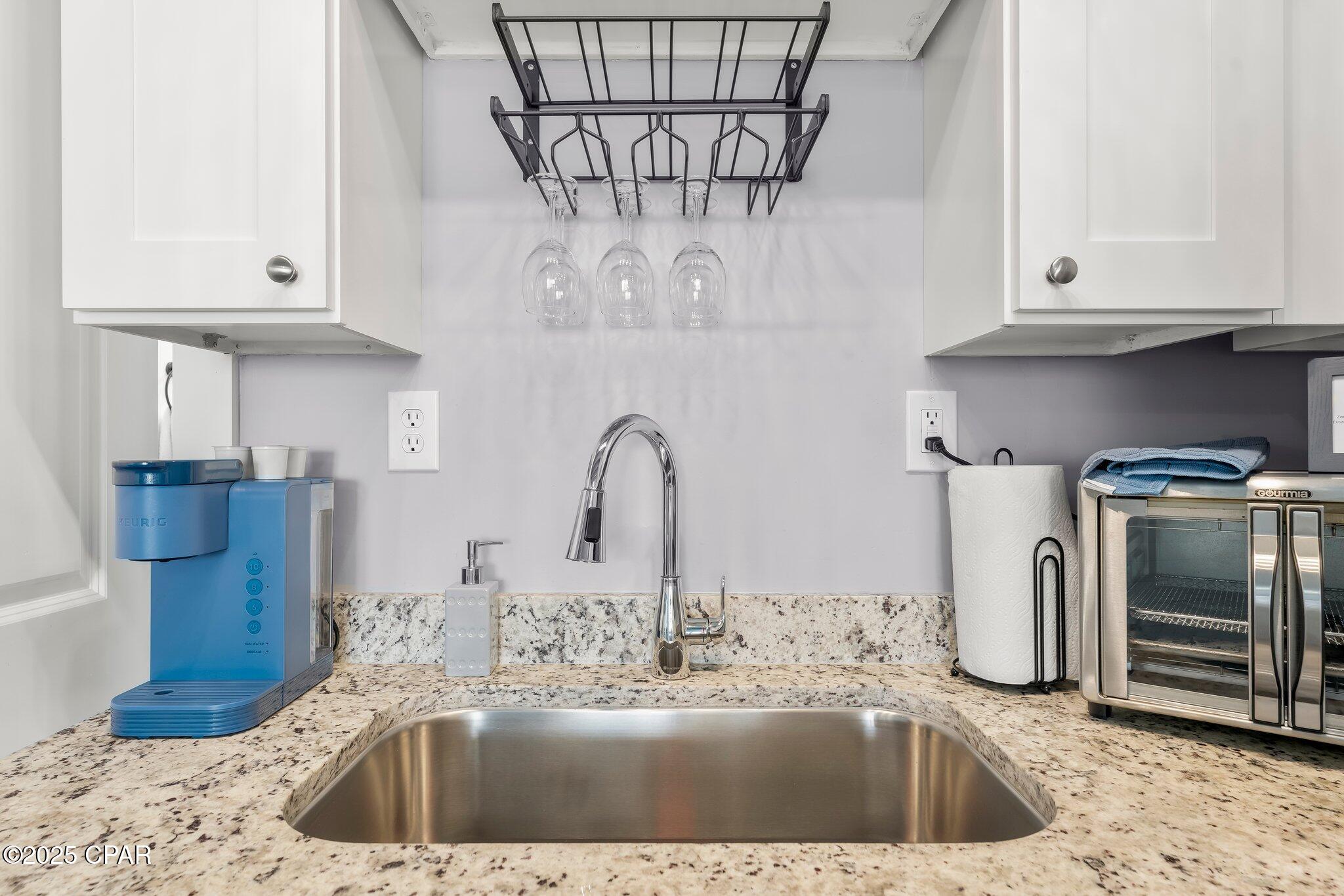 Listing photo id 15 for 14401 Front Beach Road 416