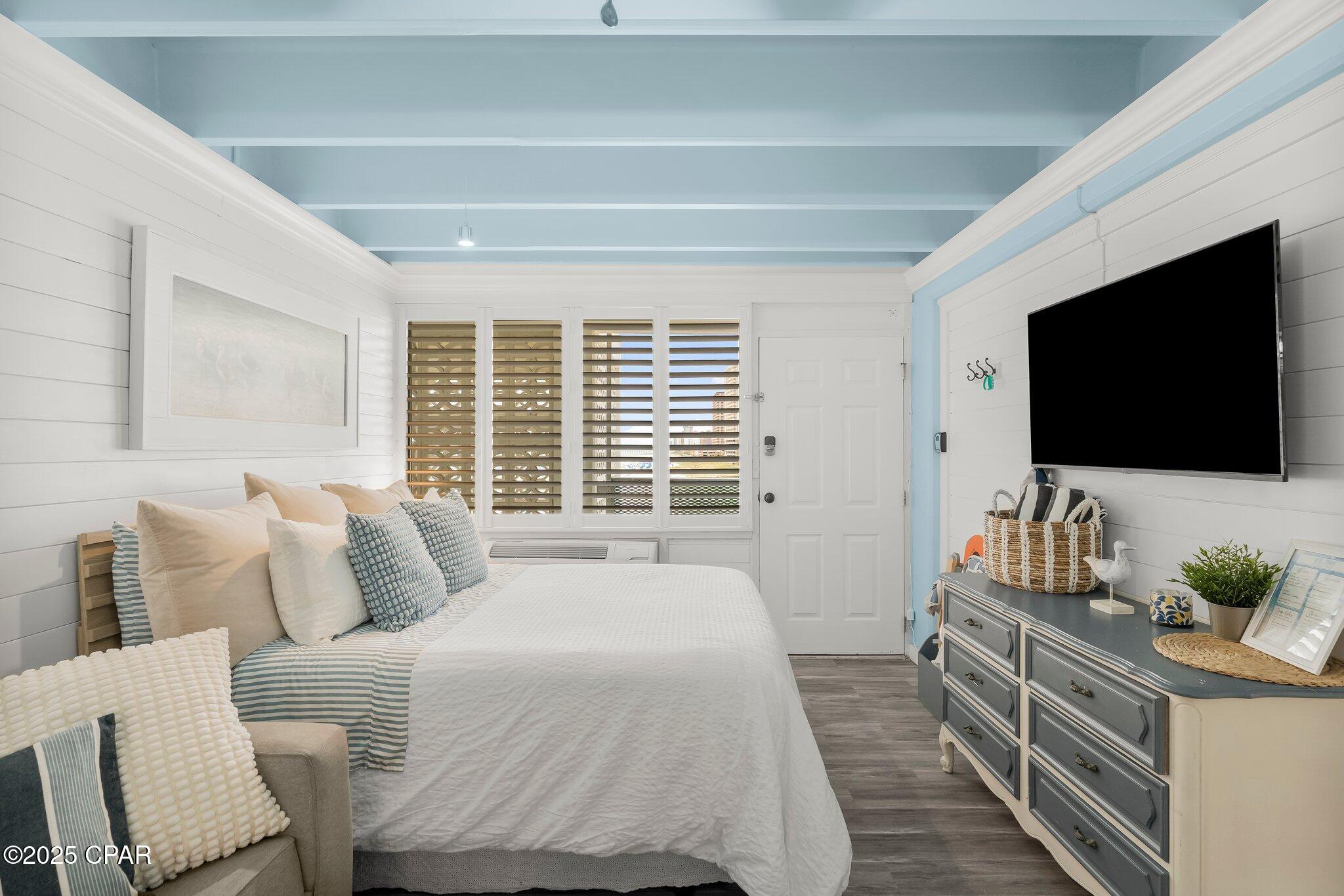 Listing photo id 6 for 14401 Front Beach Road 416