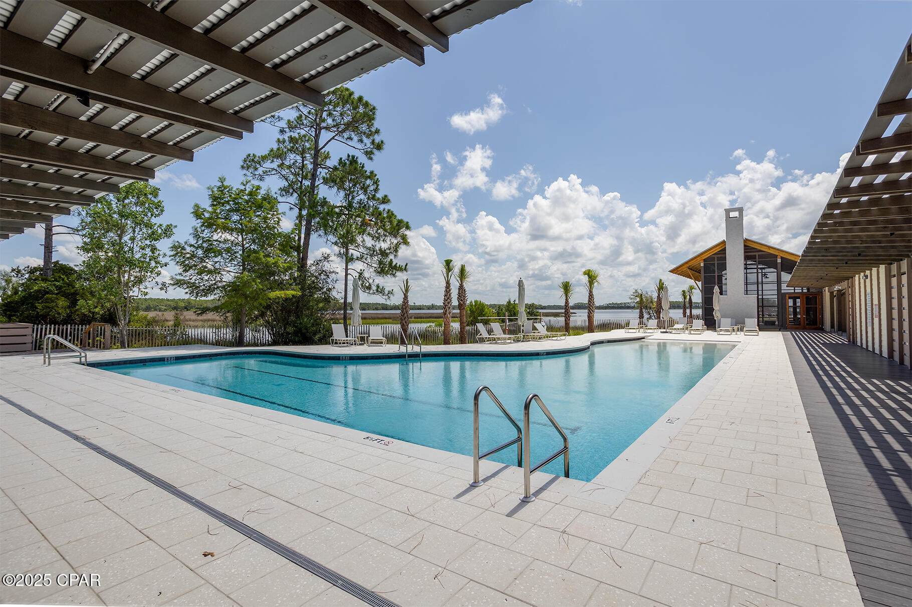 Listing photo id 24 for 6332 River House Drive