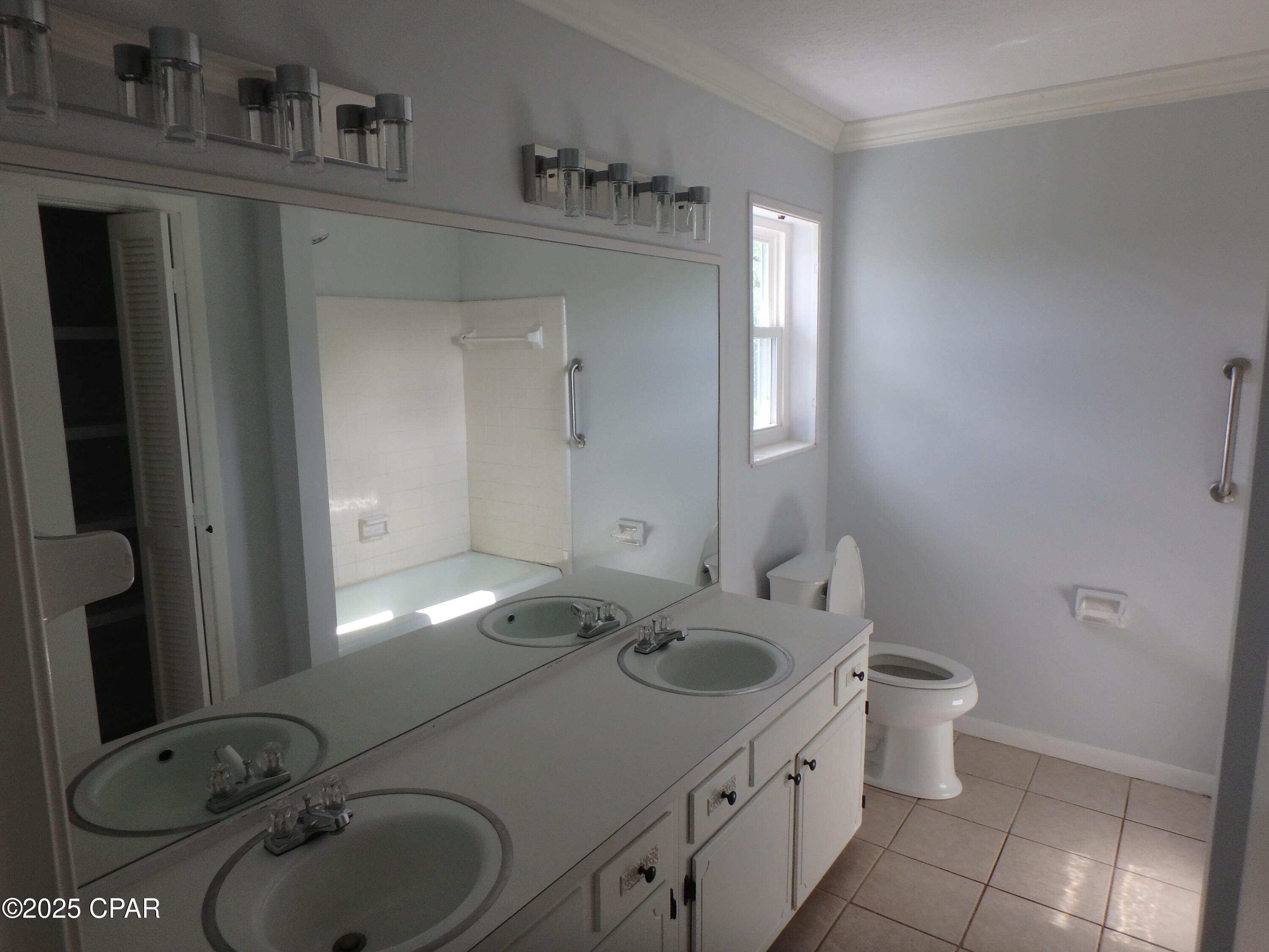 Image 13 For 2531 Frankford Avenue