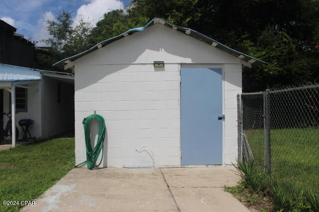 Image 8 For 4583 Dickson Road