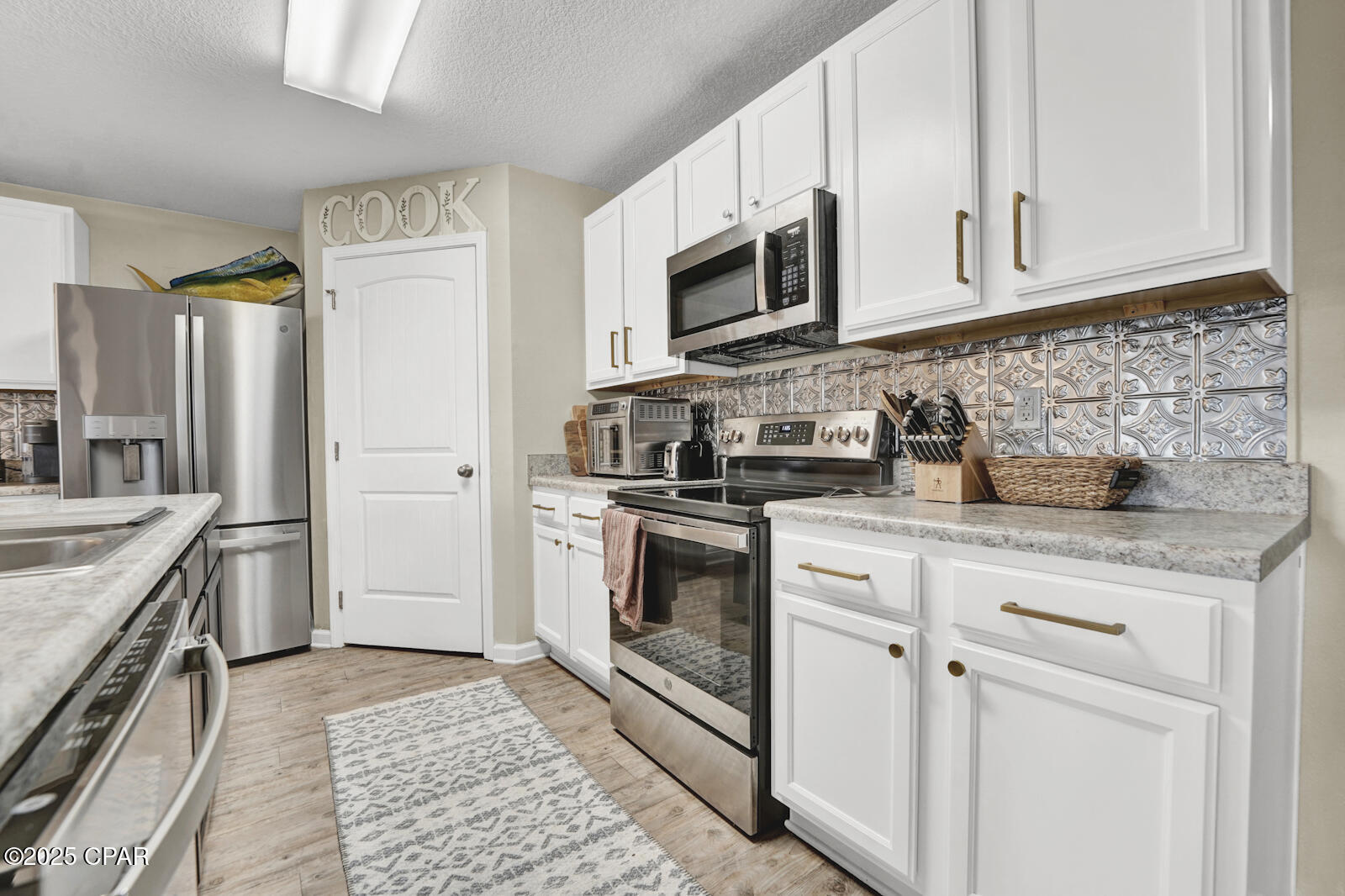 Image 2 For 7121 Riverbrooke Street