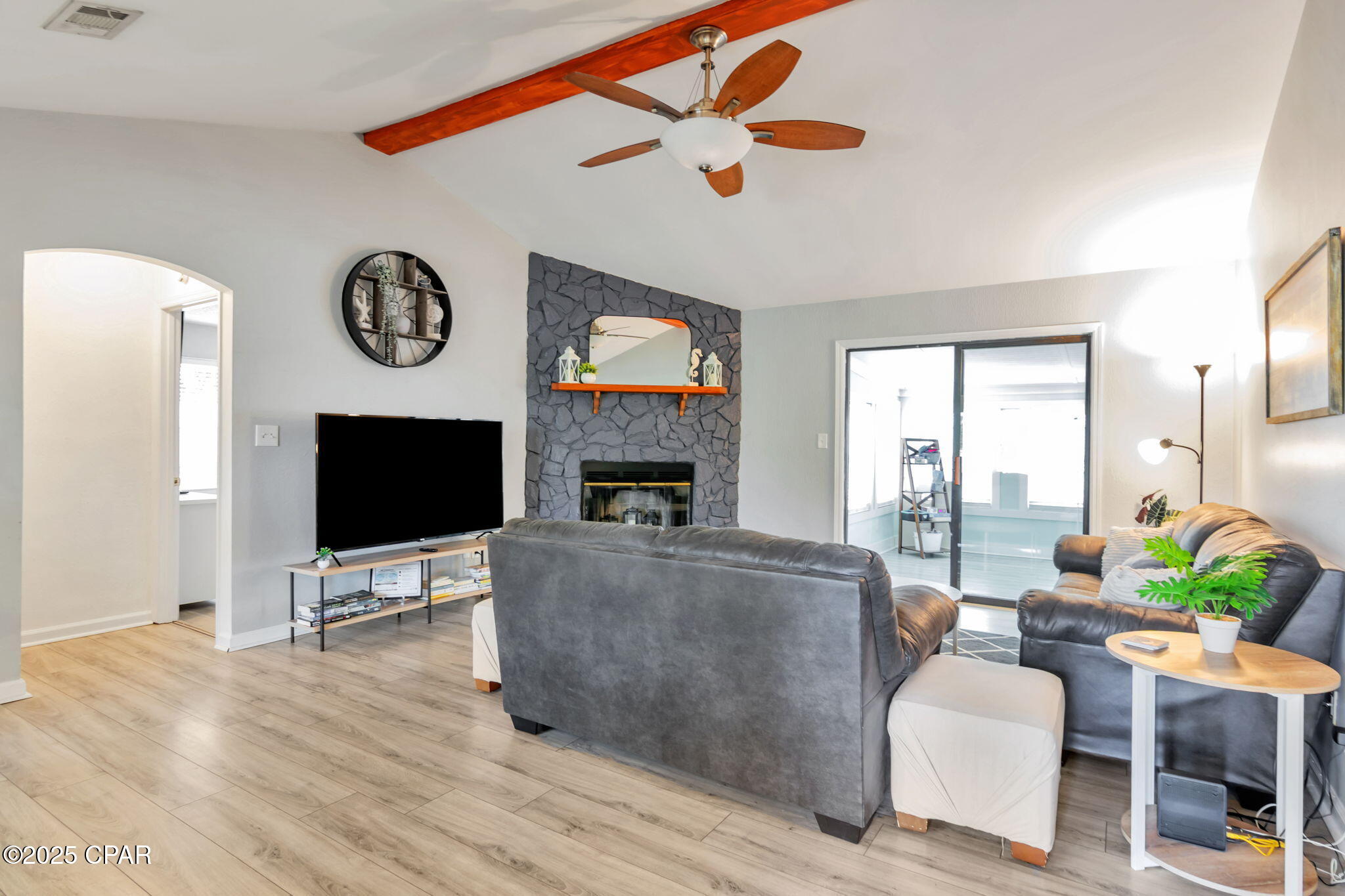 Image 32 For 118 Lakeside Circle