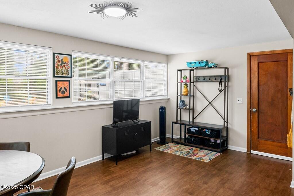 Image 5 For 1802 Garrison Avenue