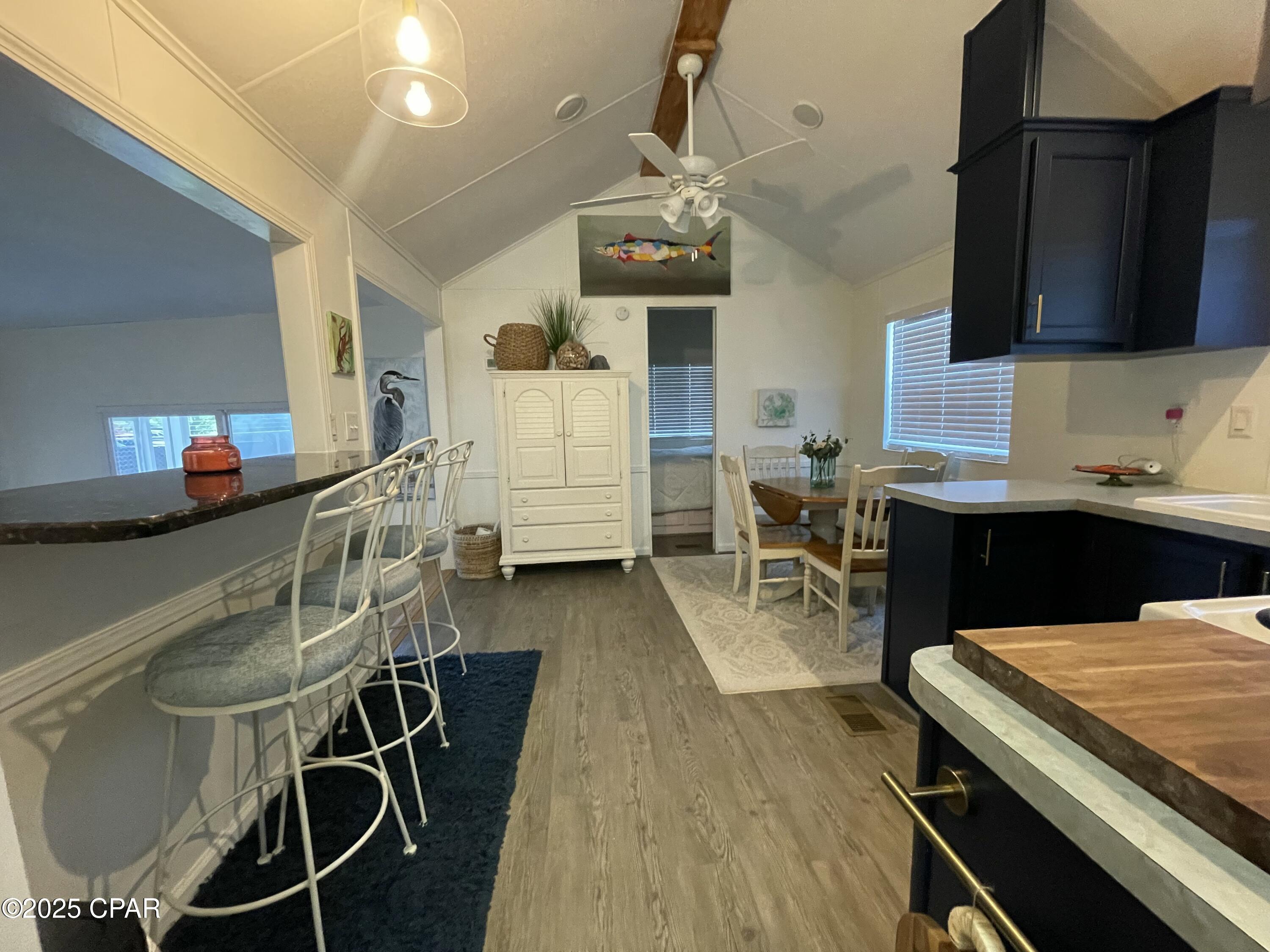 Image 12 For 1219 Thomas  203