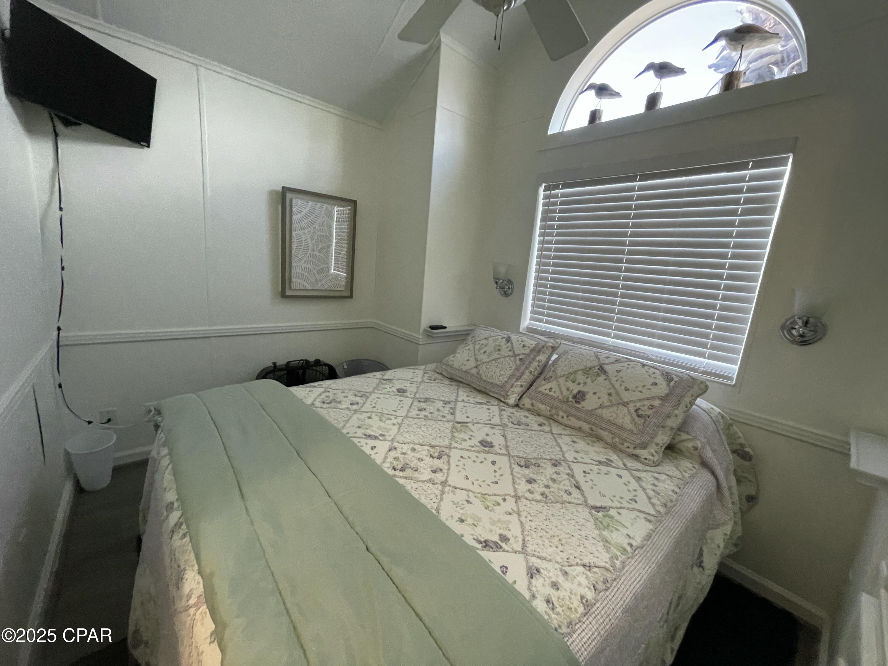 Image 16 For 1219 Thomas  203