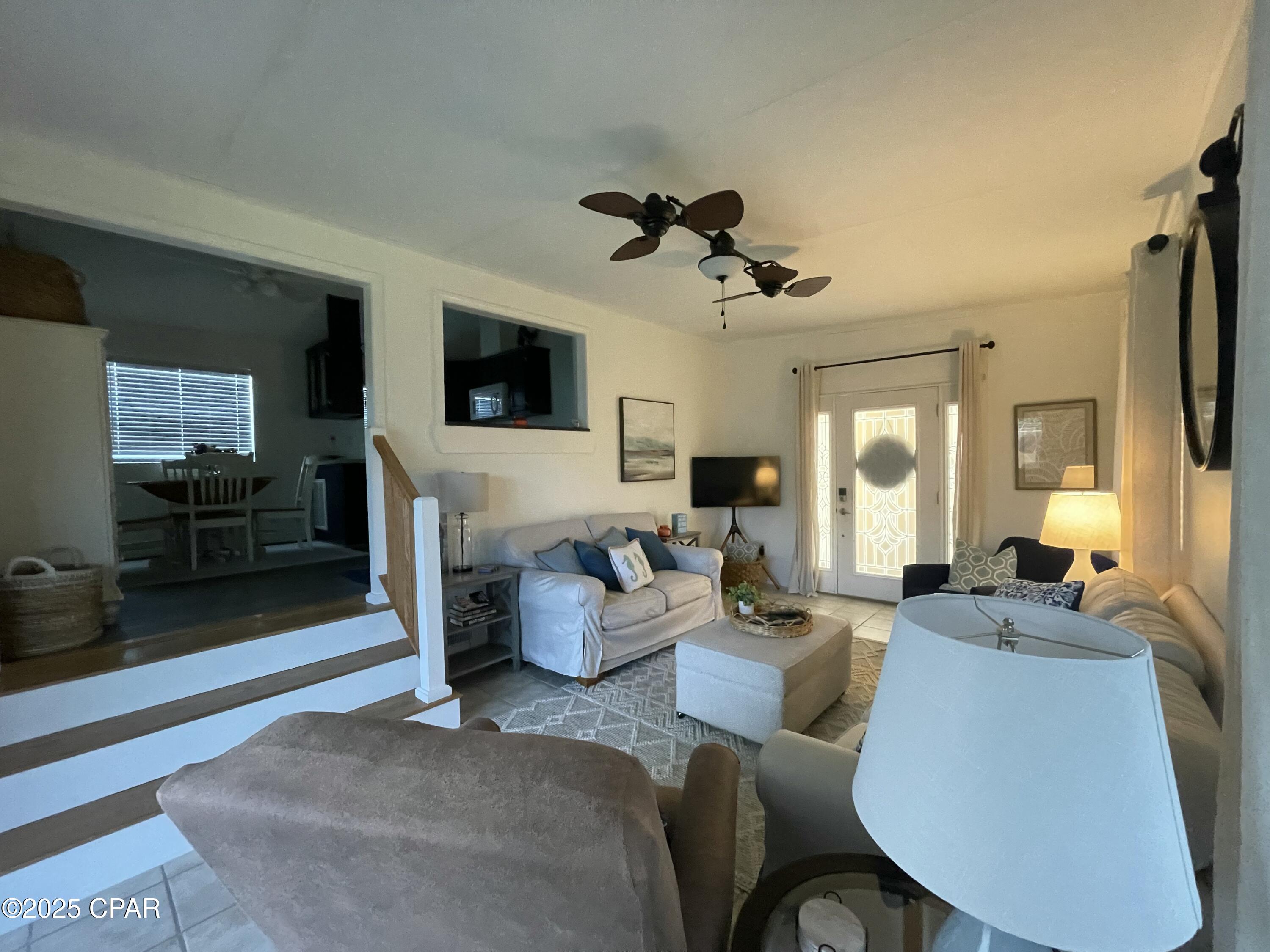 Image 7 For 1219 Thomas  203