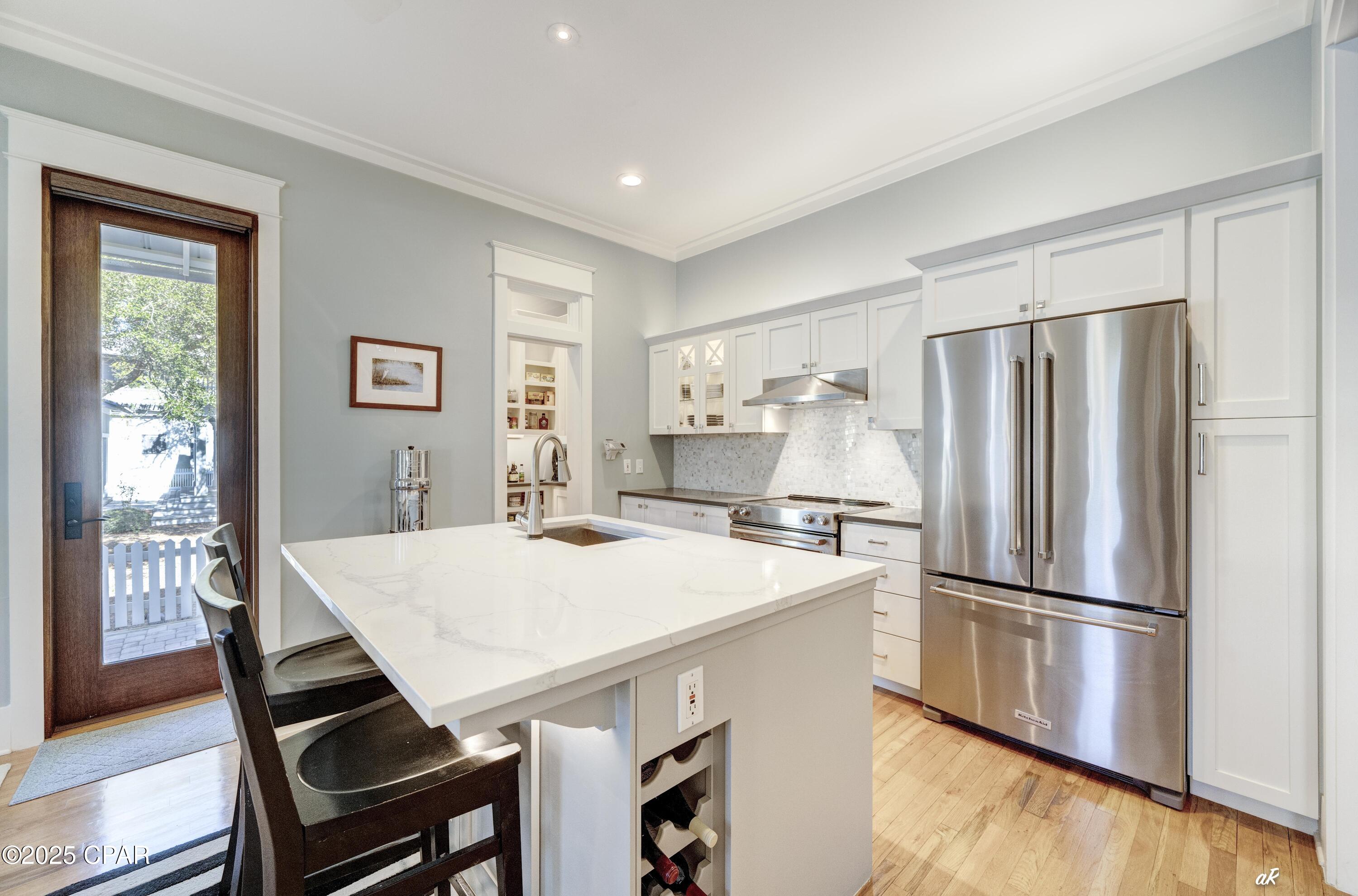 Listing photo id 10 for 209 Dunecrest Lane