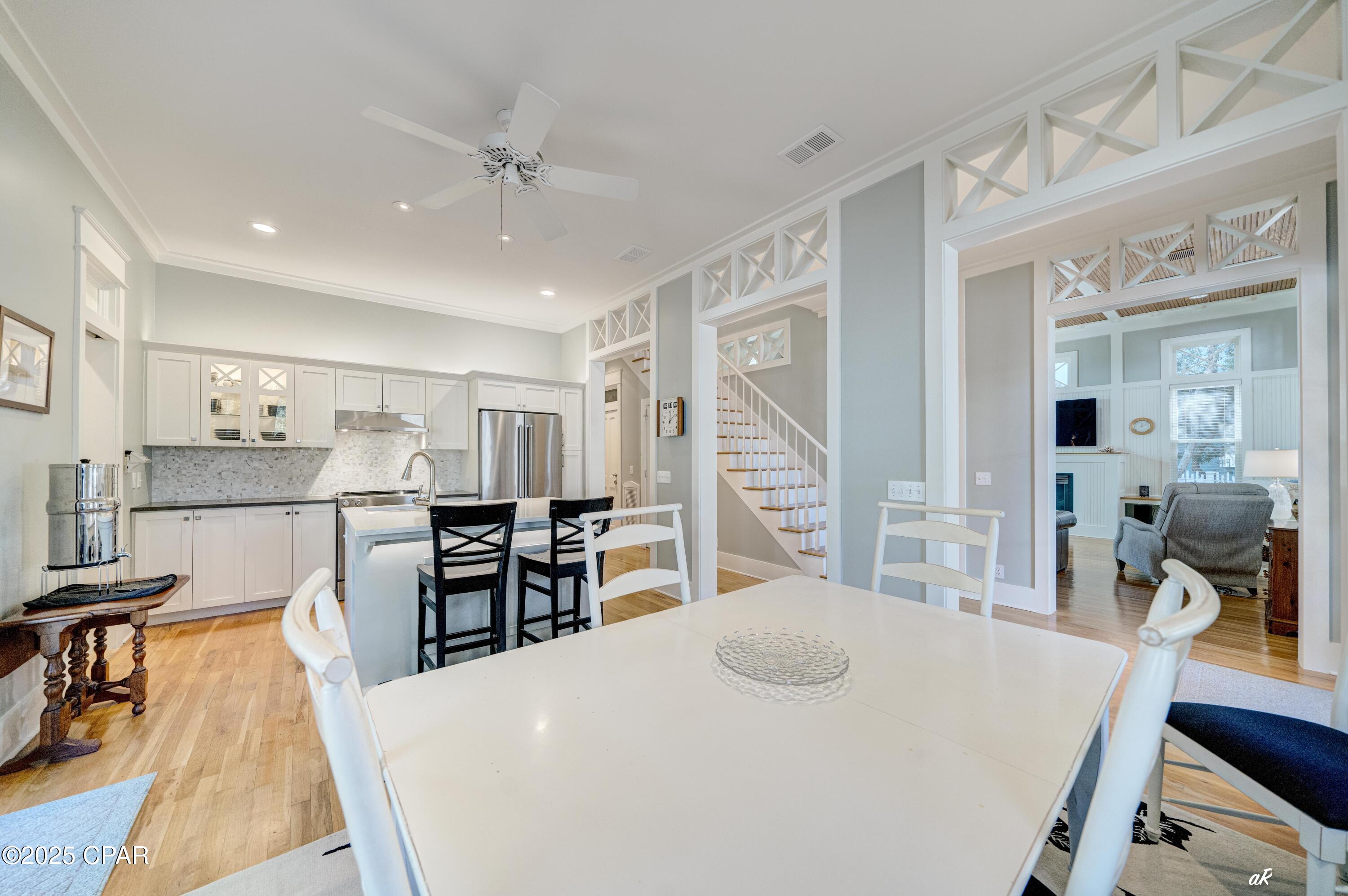 Listing photo id 16 for 209 Dunecrest Lane