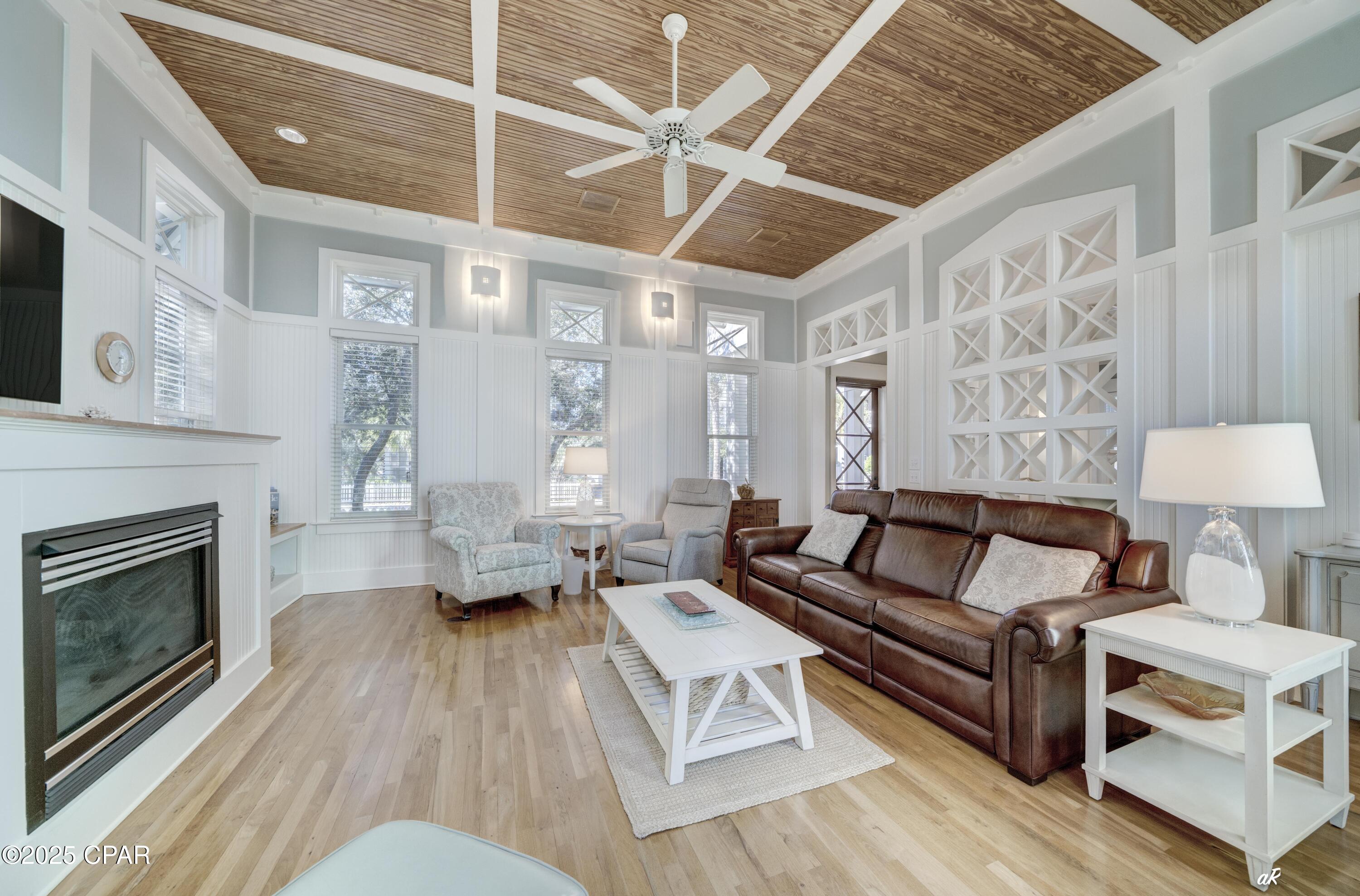 Listing photo id 19 for 209 Dunecrest Lane