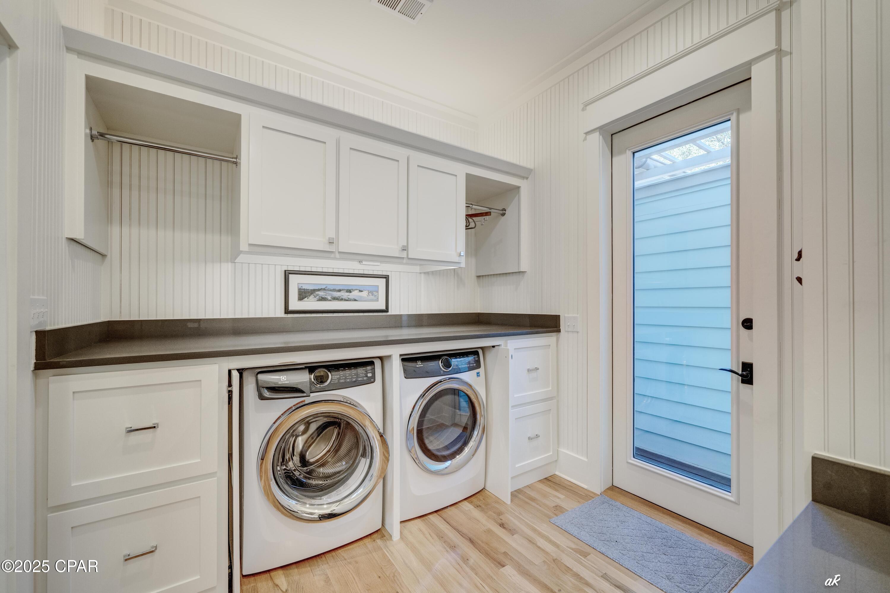 Listing photo id 23 for 209 Dunecrest Lane