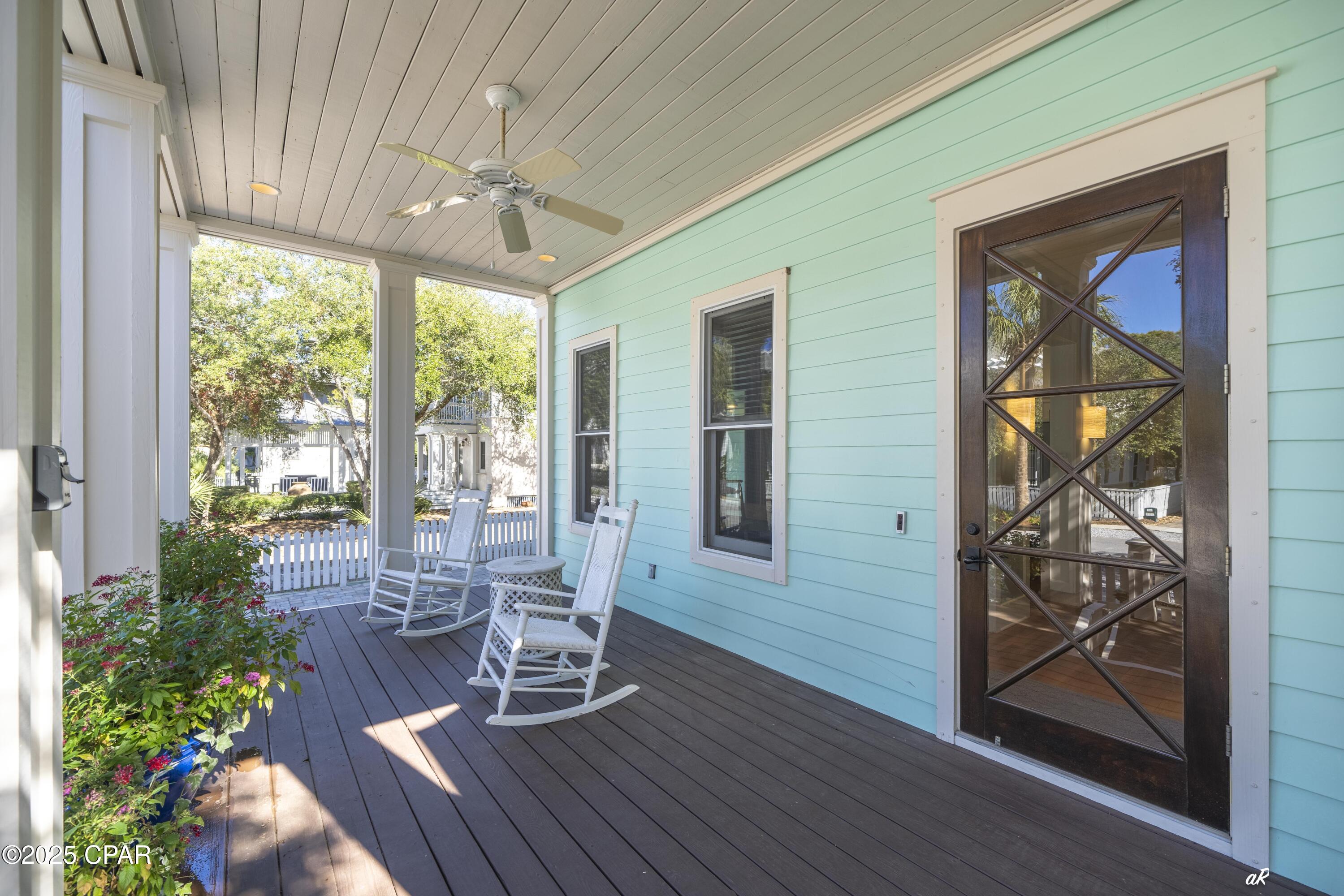 Listing photo id 3 for 209 Dunecrest Lane