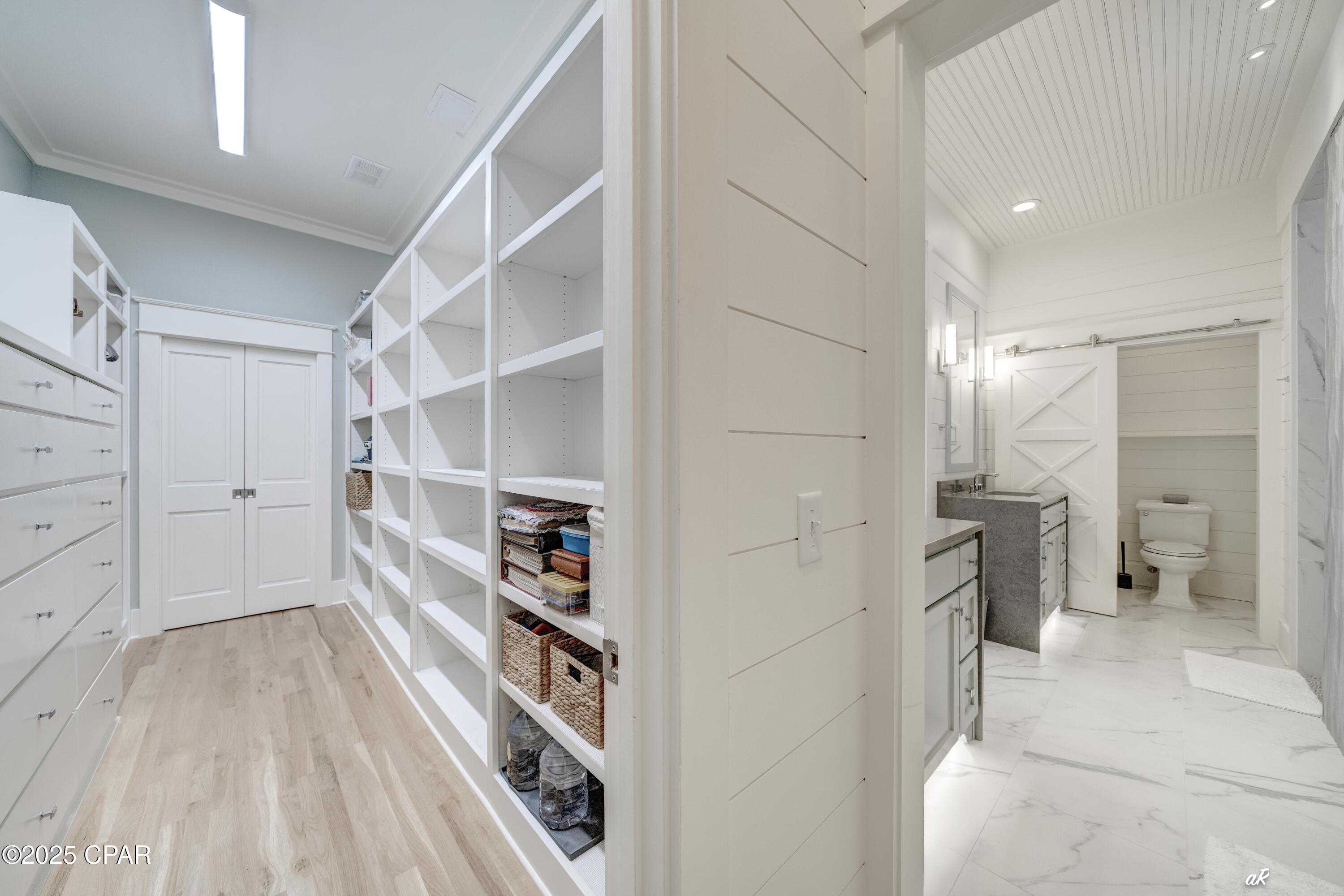 Listing photo id 31 for 209 Dunecrest Lane