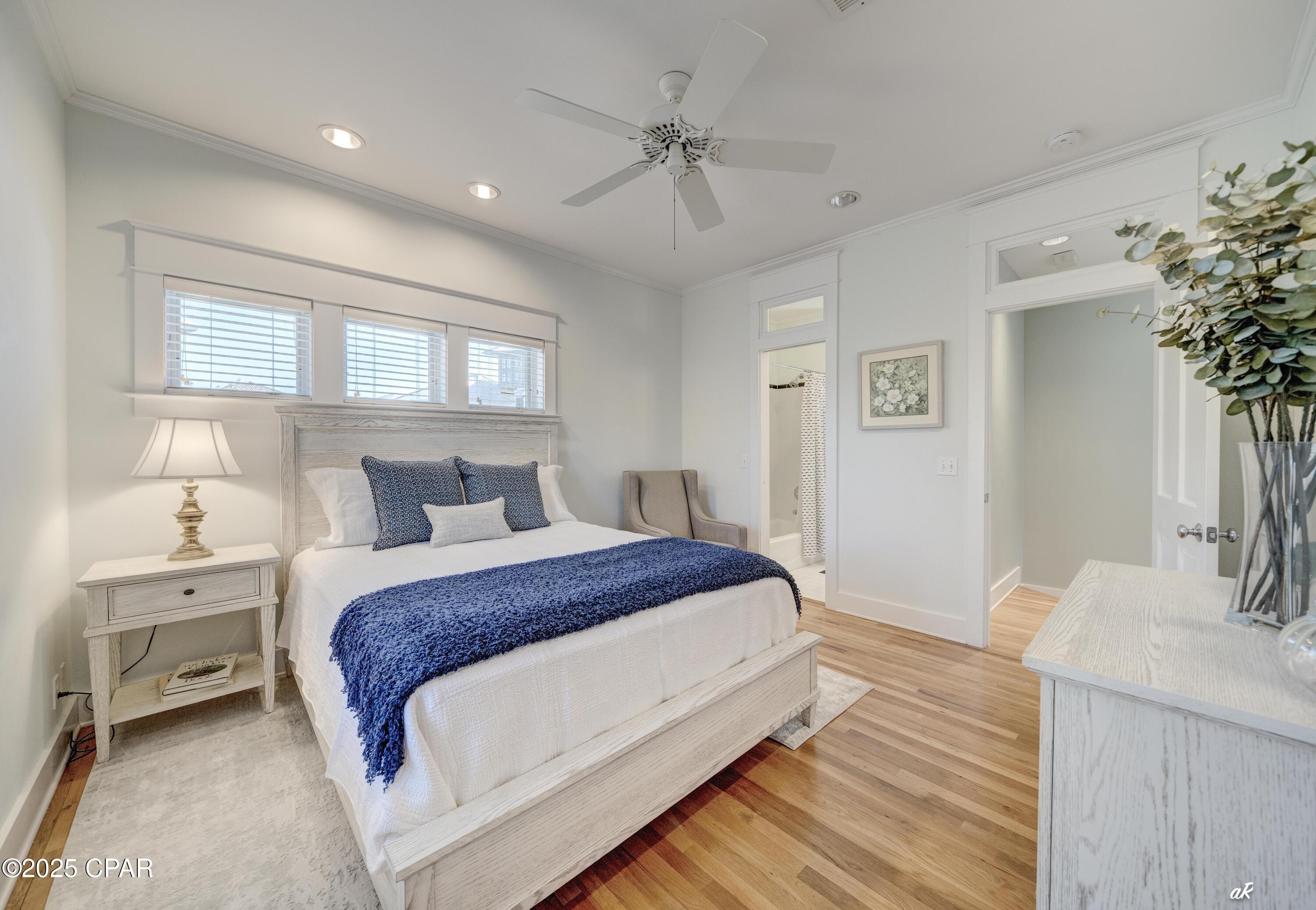 Listing photo id 32 for 209 Dunecrest Lane