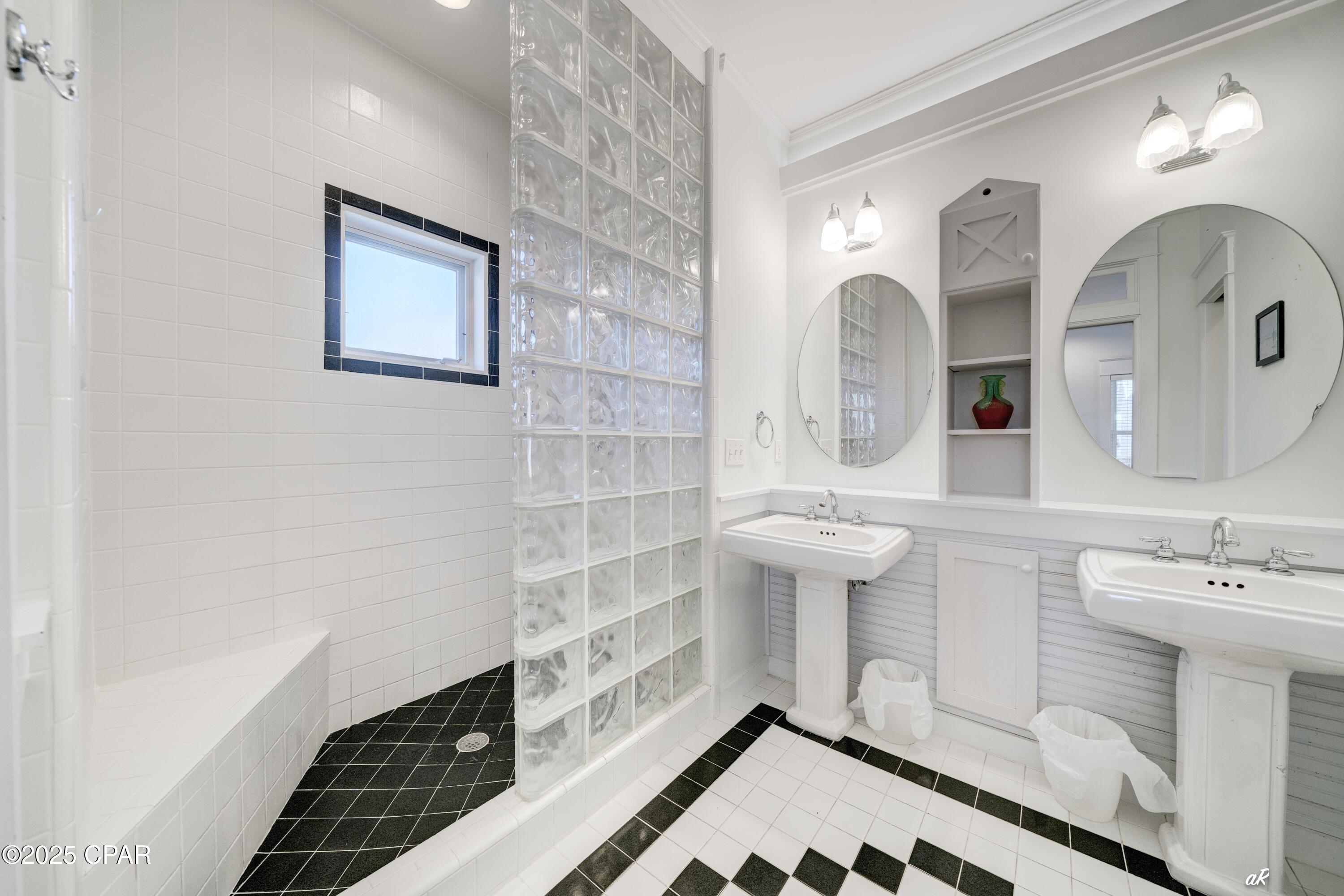 Listing photo id 37 for 209 Dunecrest Lane