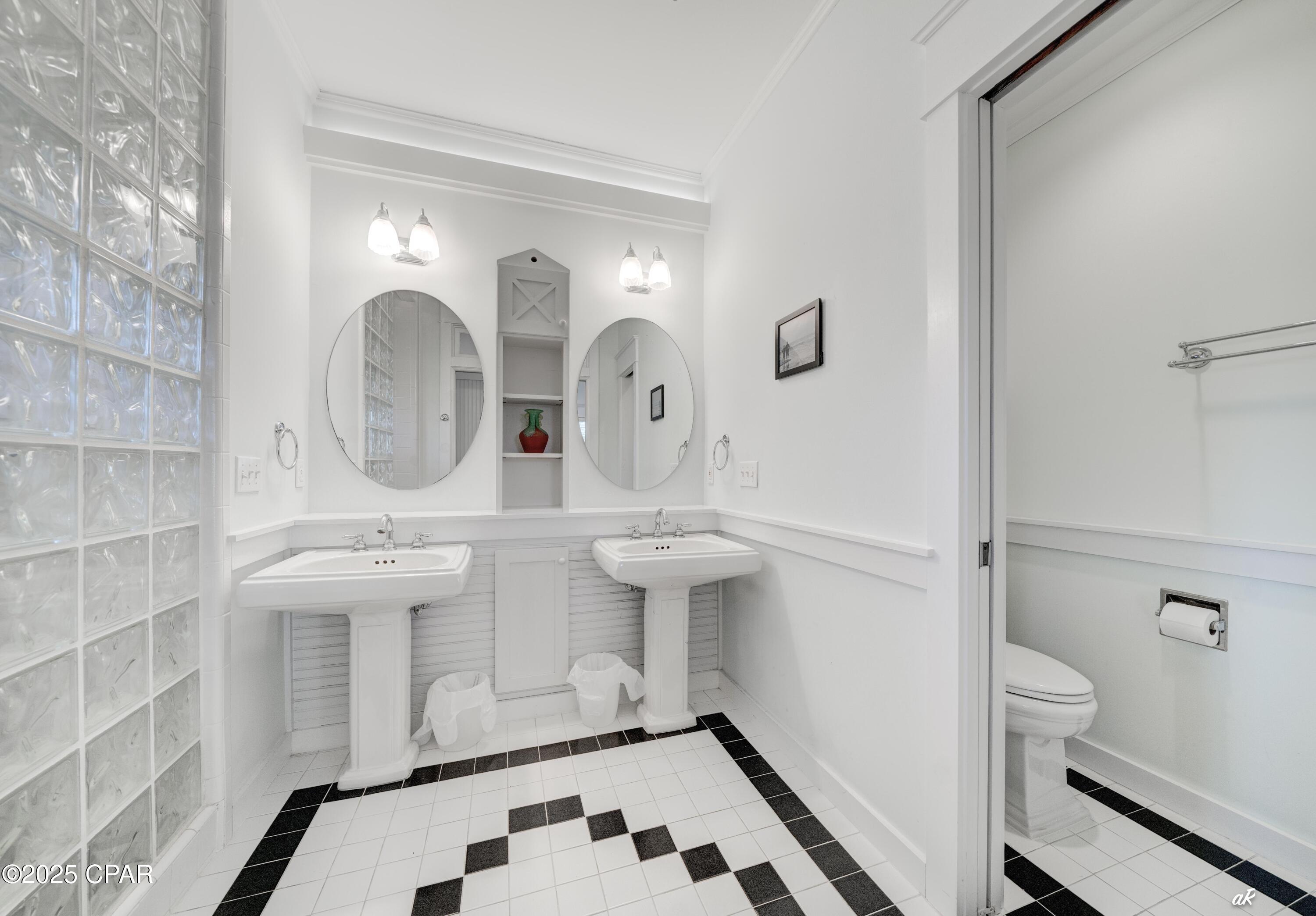 Listing photo id 38 for 209 Dunecrest Lane