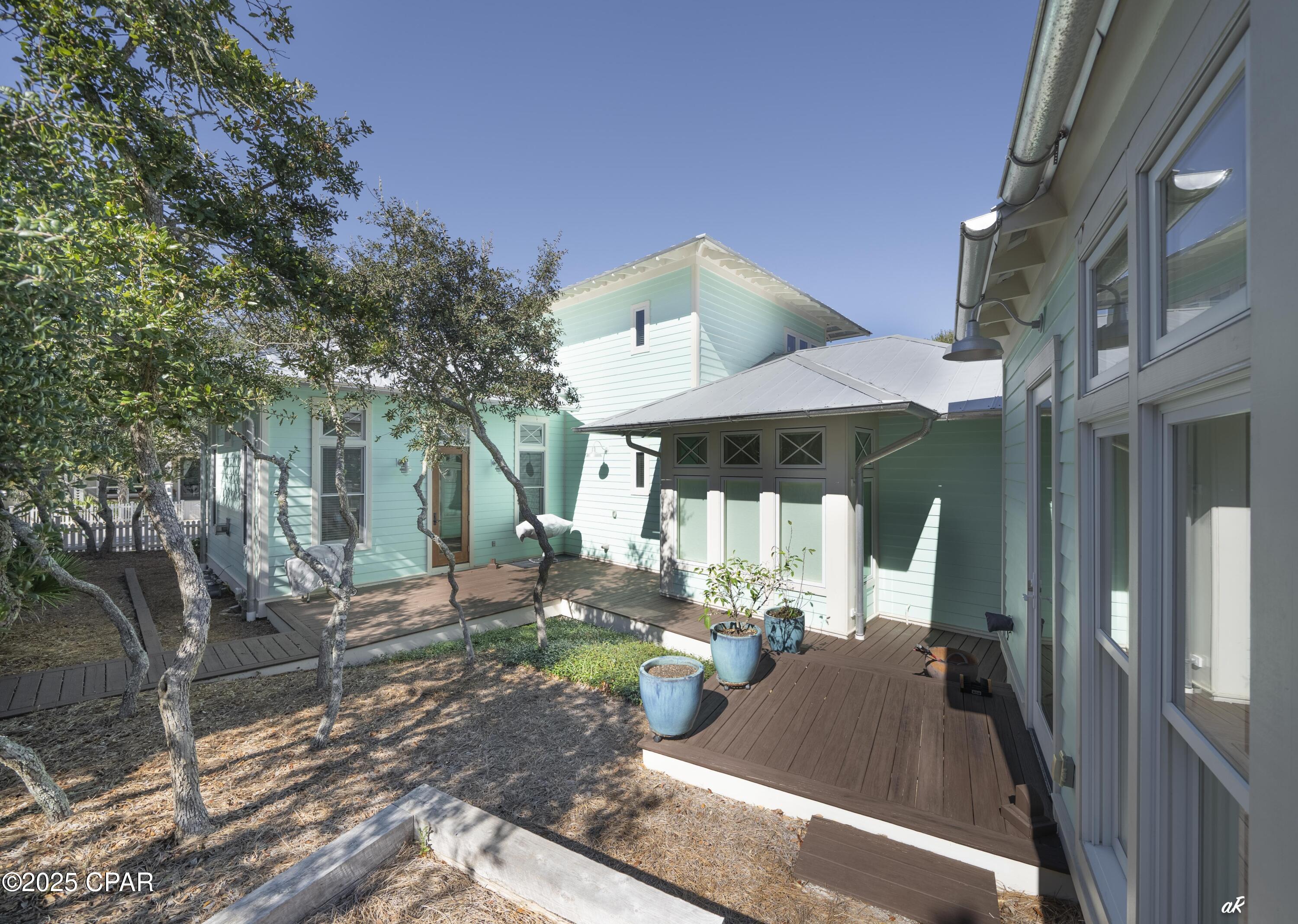 Listing photo id 45 for 209 Dunecrest Lane