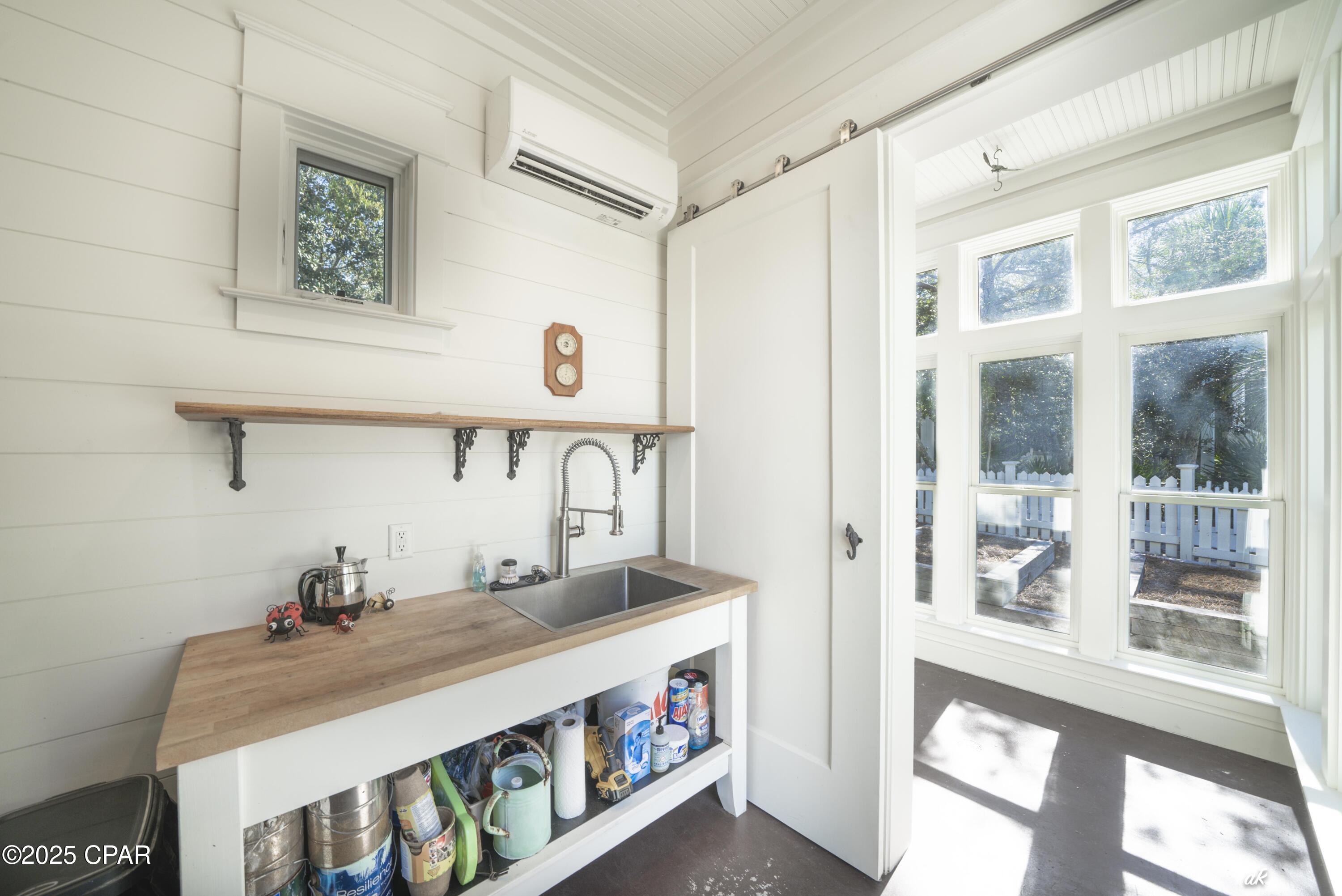 Listing photo id 47 for 209 Dunecrest Lane