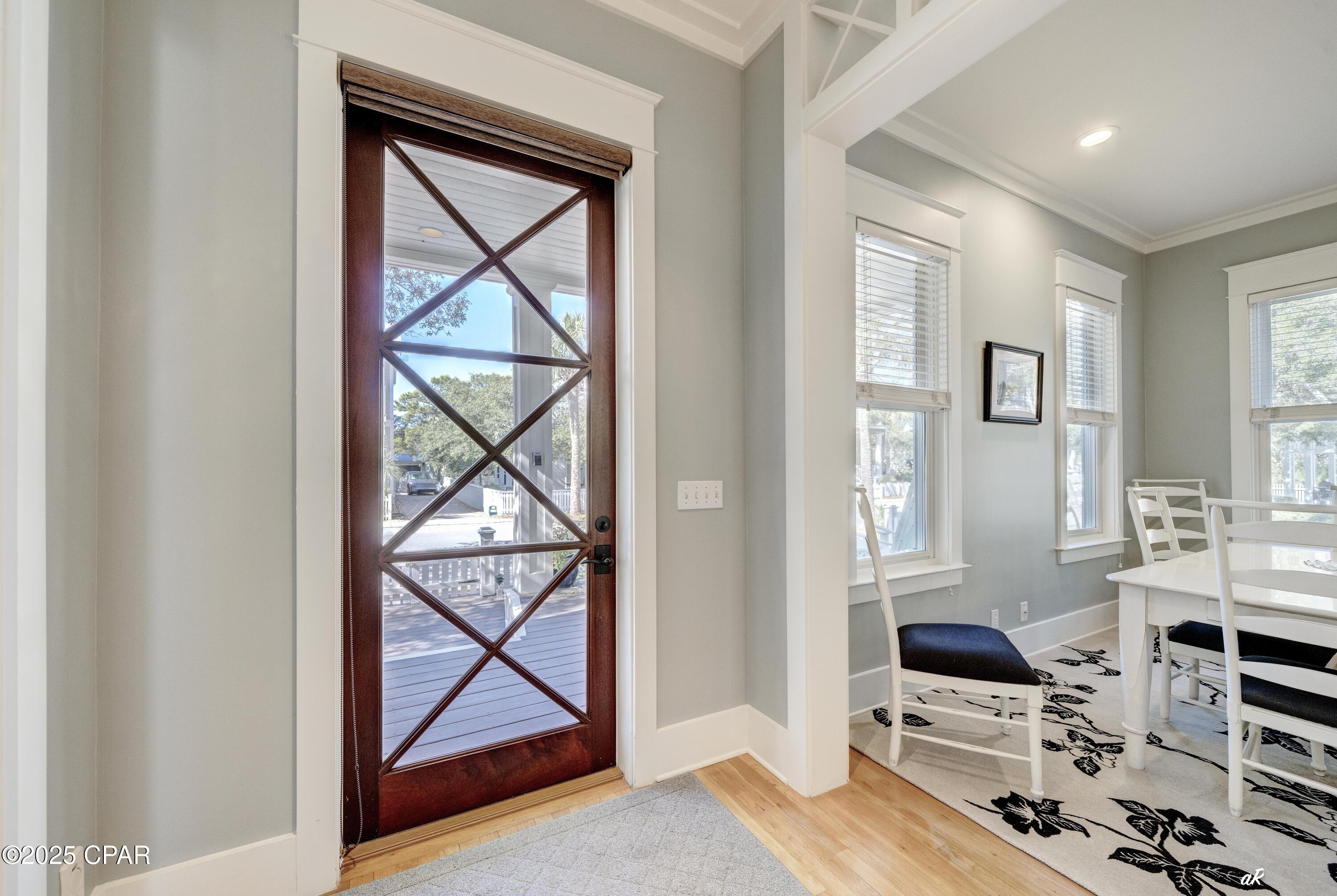 Listing photo id 7 for 209 Dunecrest Lane