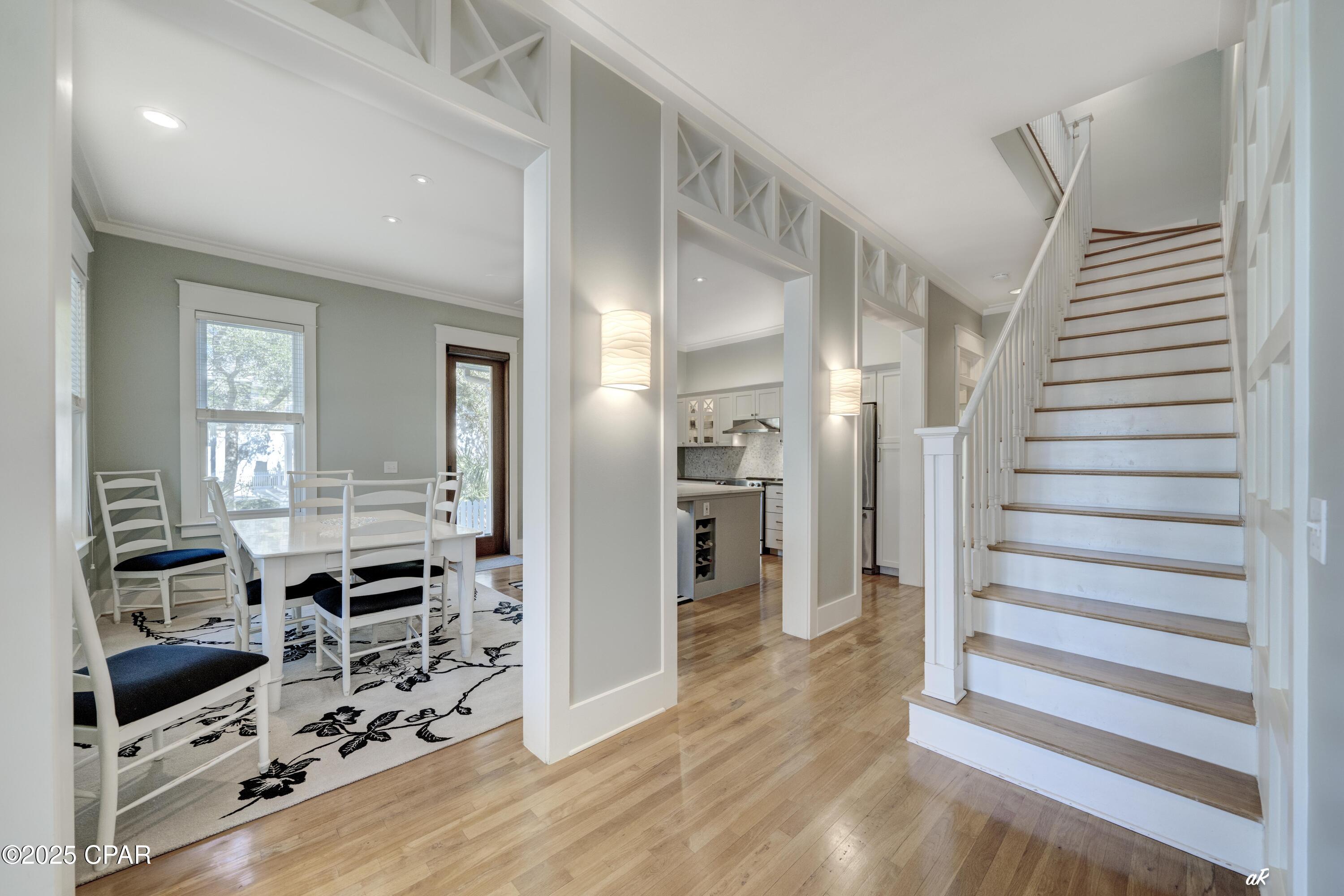 Listing photo id 8 for 209 Dunecrest Lane