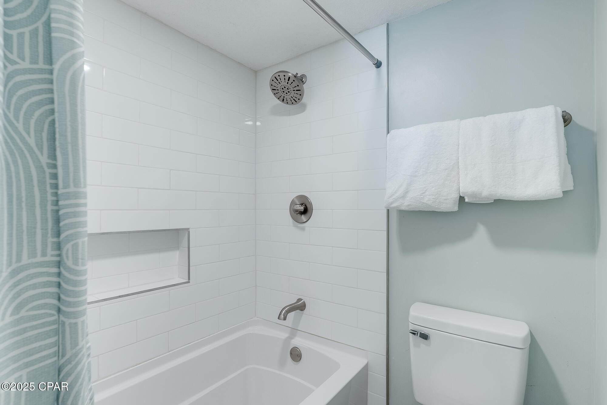 Listing photo id 13 for 23223 Front Beach Road 702