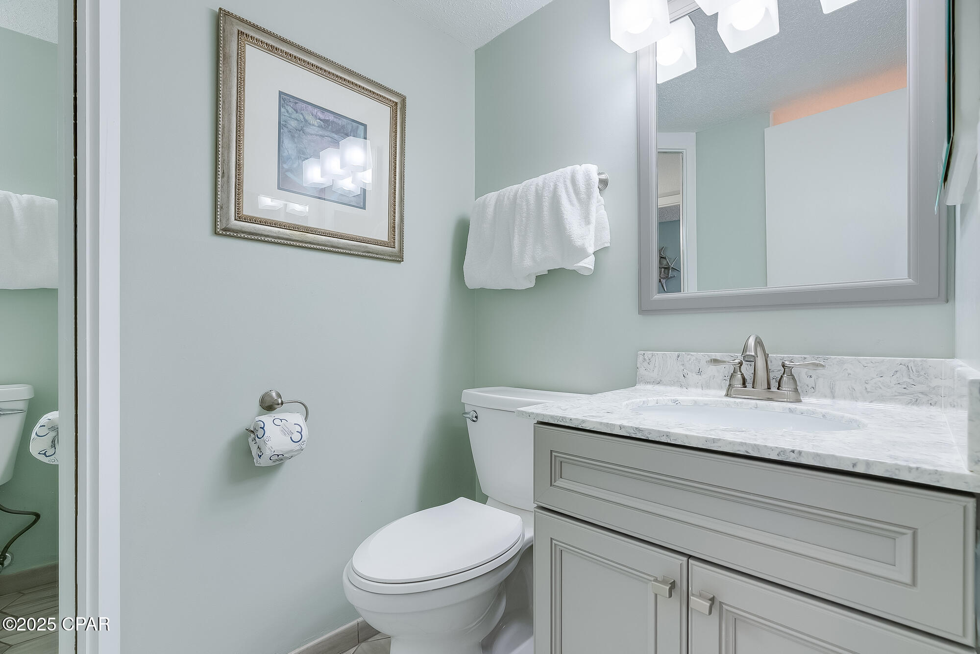 Listing photo id 19 for 23223 Front Beach Road 702