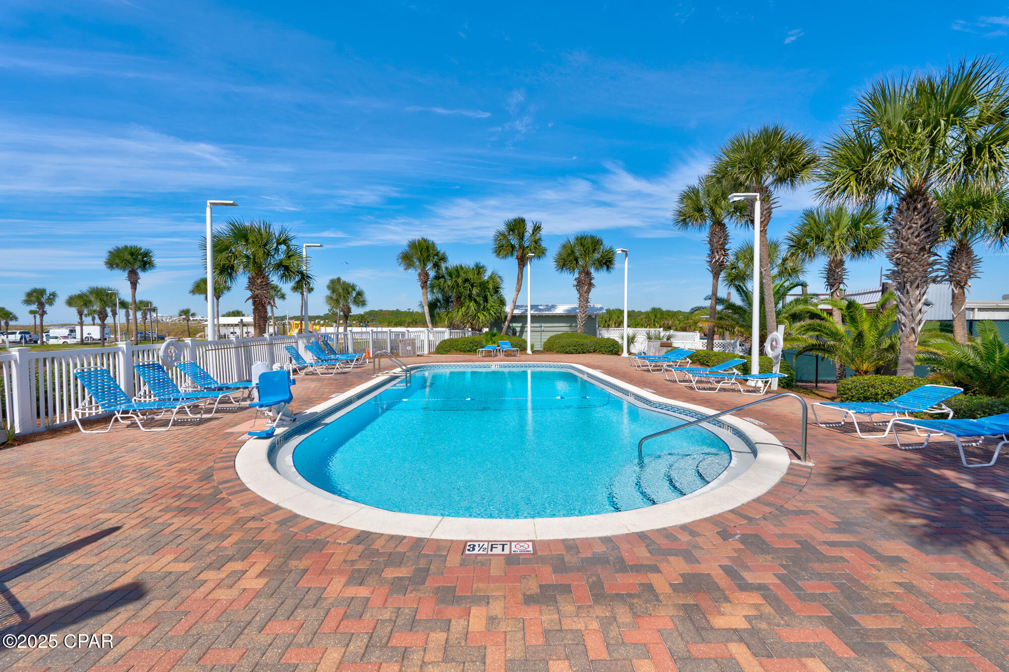 Listing photo id 34 for 23223 Front Beach Road 702