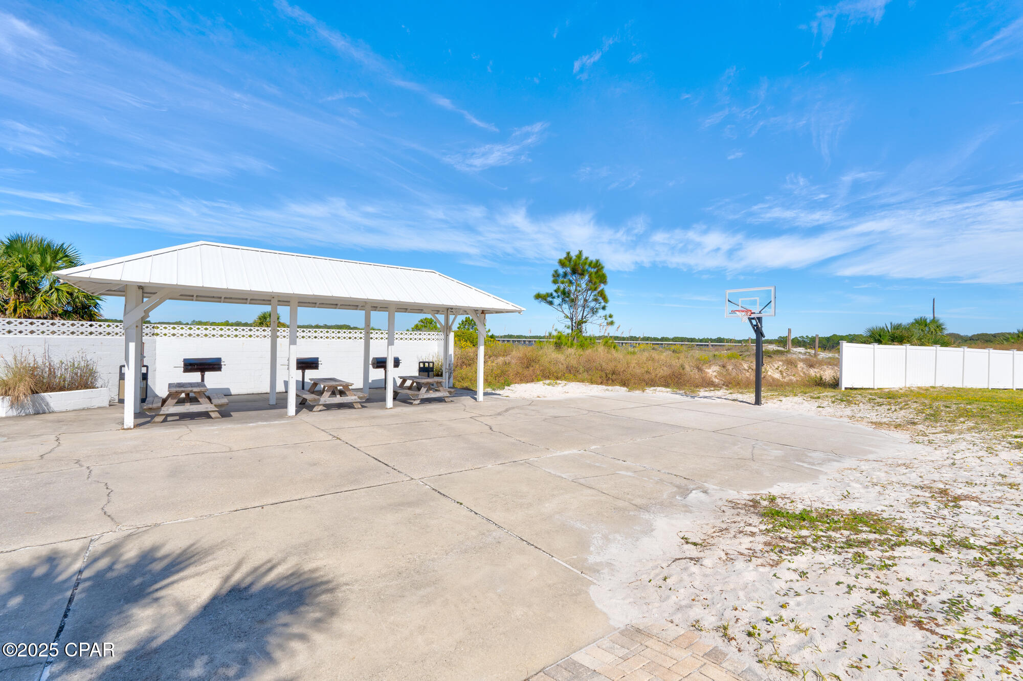 Listing photo id 41 for 23223 Front Beach Road 702