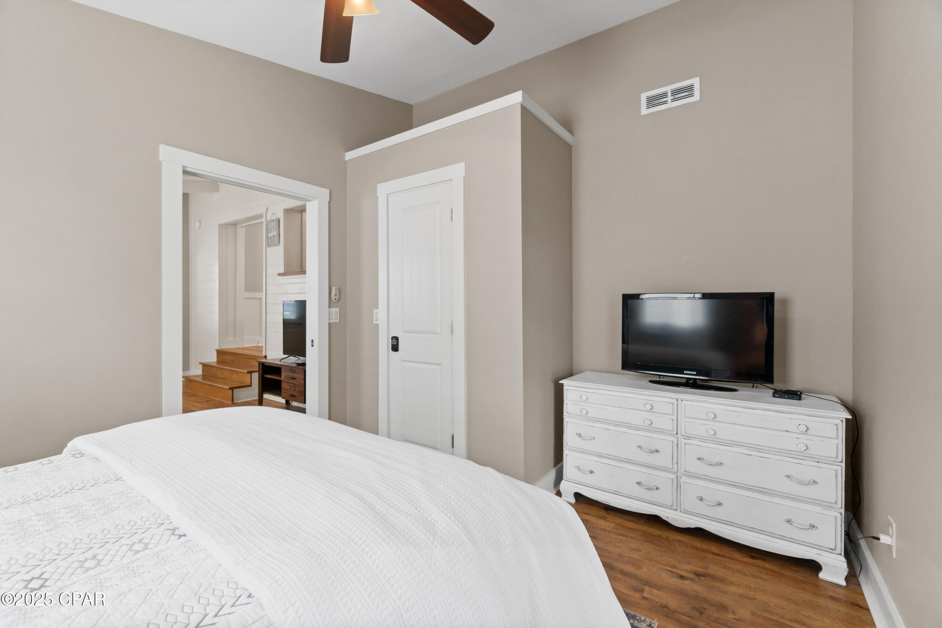 Image 15 For 1219 Thomas Drive 166