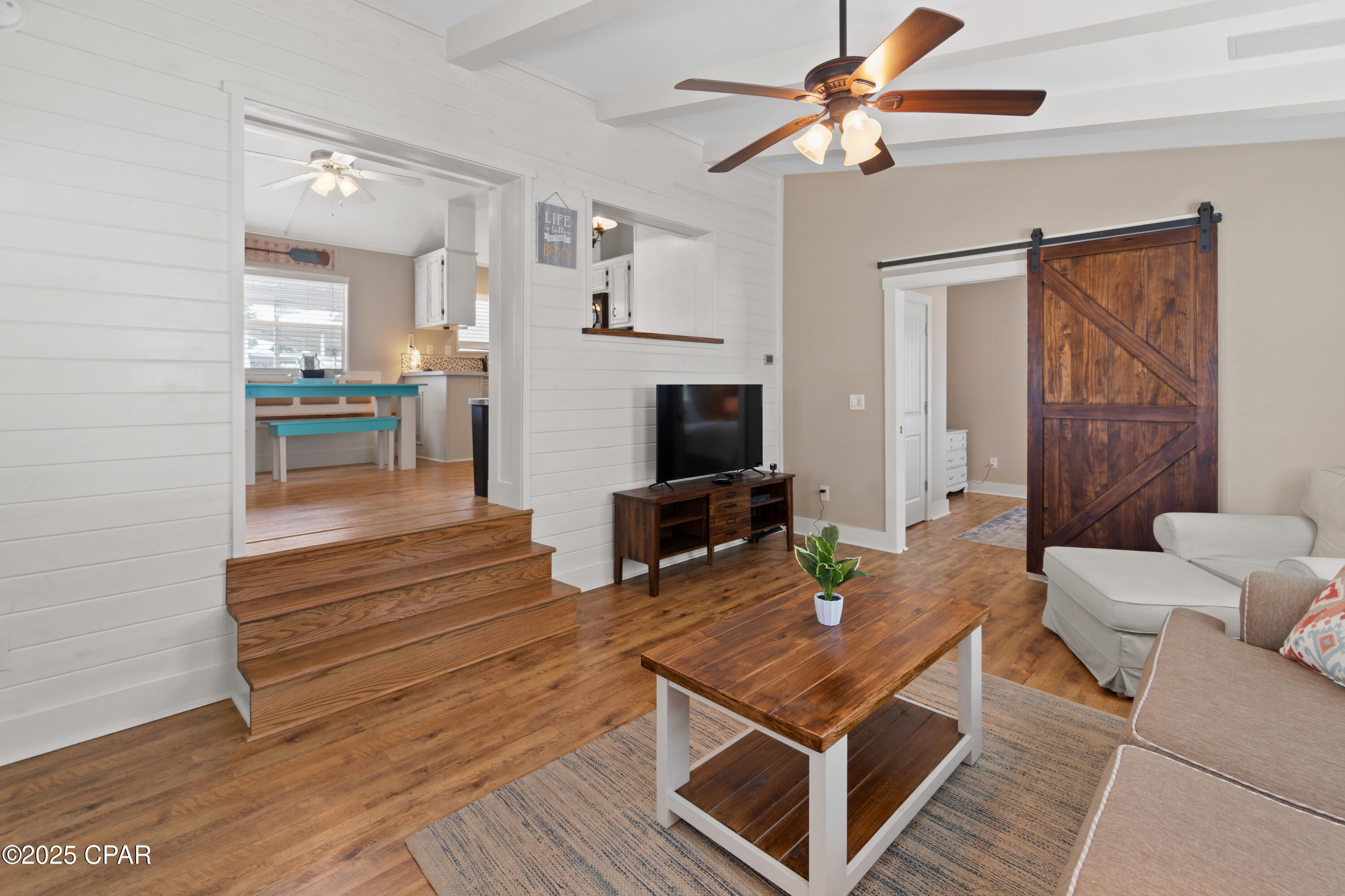 Image 4 For 1219 Thomas Drive 166