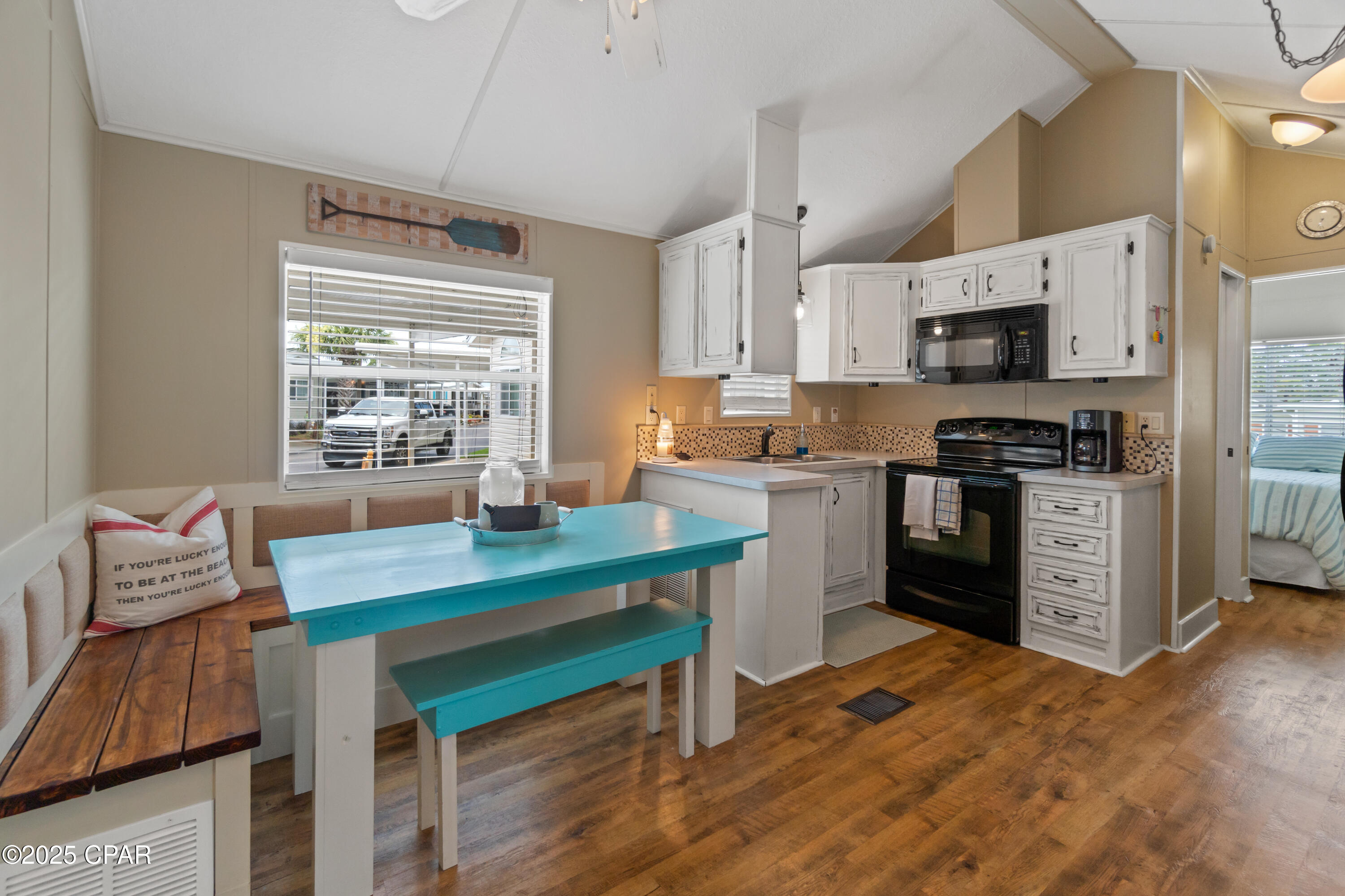 Image 9 For 1219 Thomas Drive 166