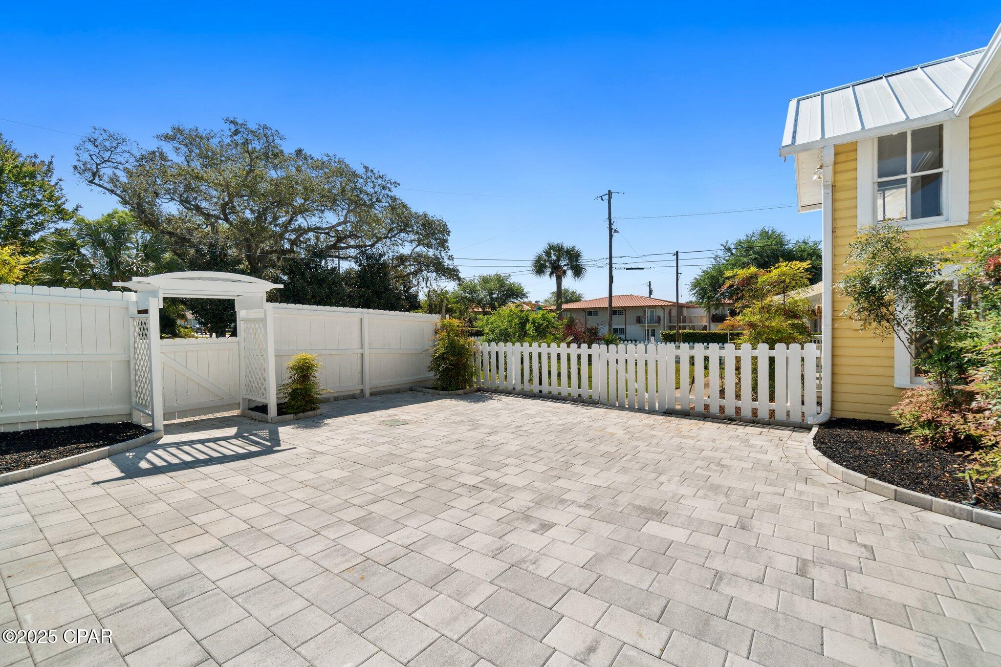 Image 11 For 2200 9th Street