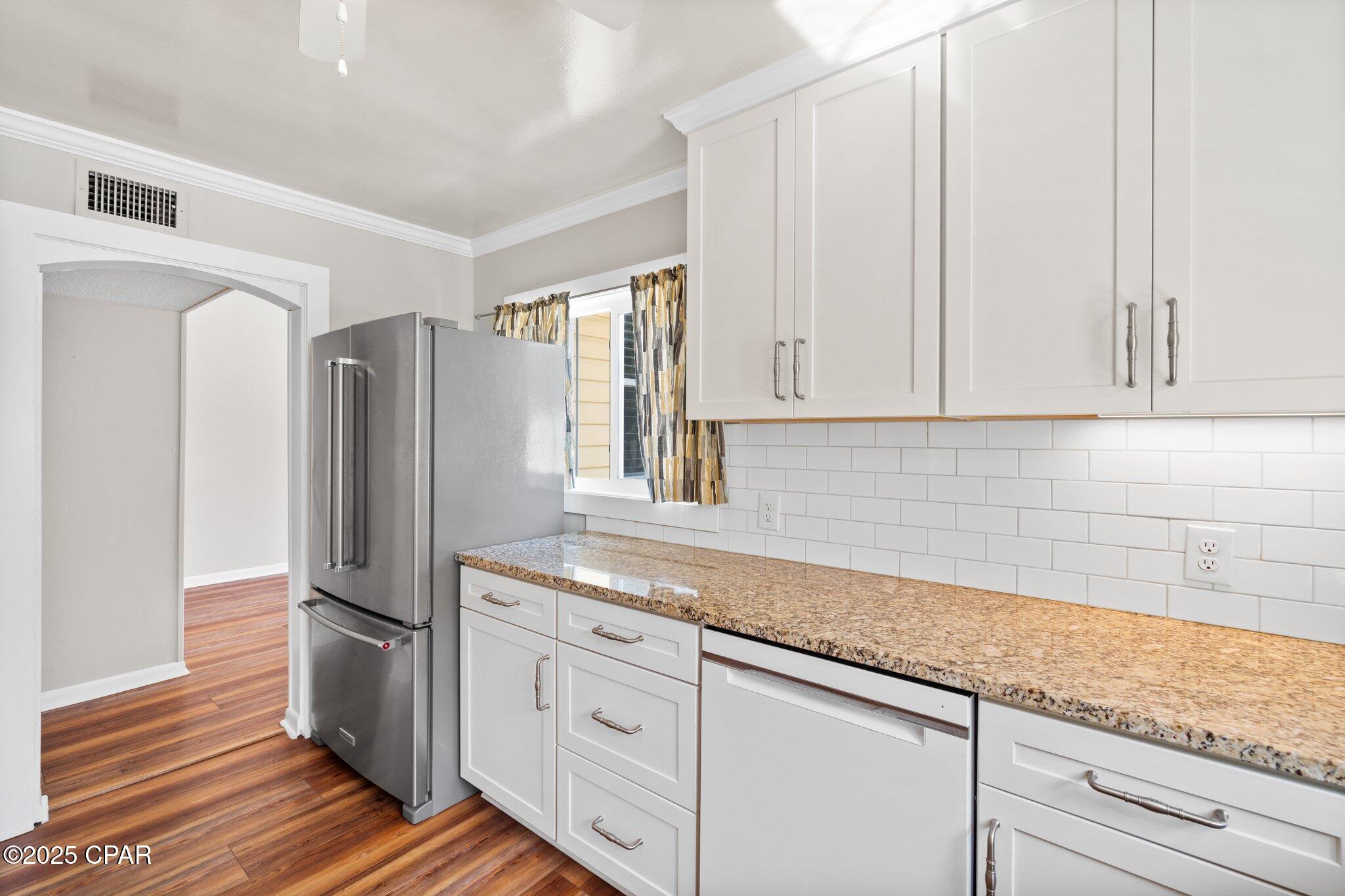 Image 30 For 2200 9th Street