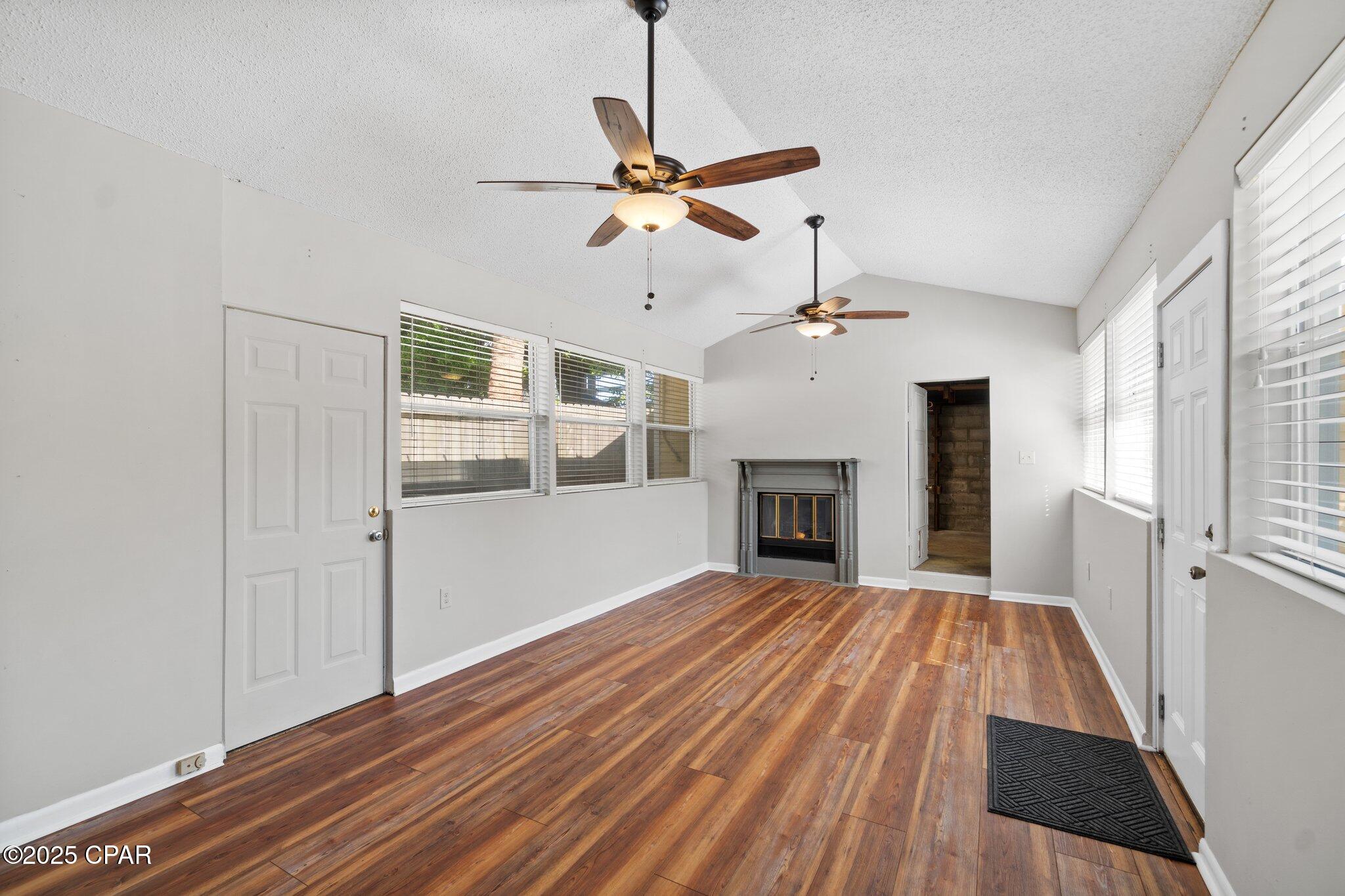 Image 31 For 2200 9th Street