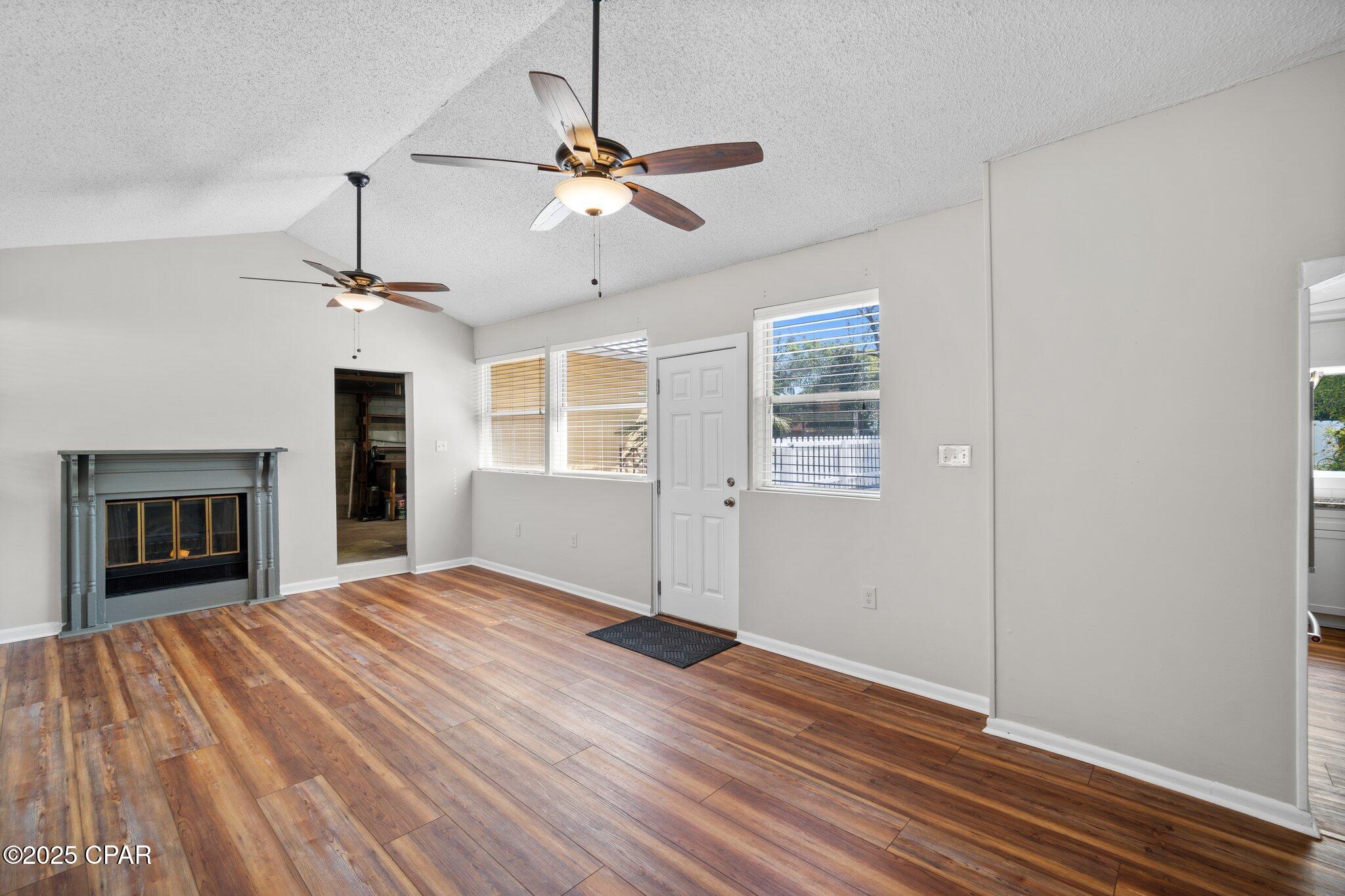 Image 4 For 2200 9th Street