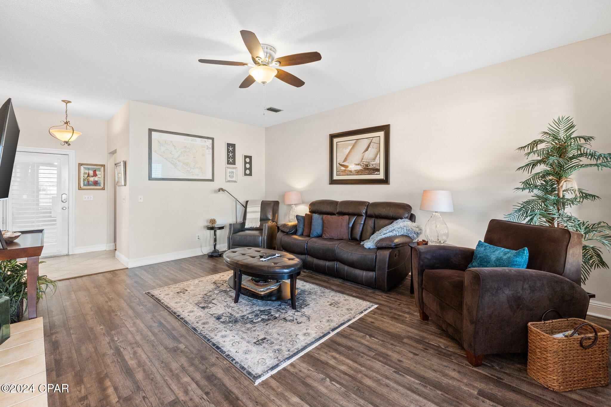 Listing photo id 13 for 4620 Bay Point Road 1018