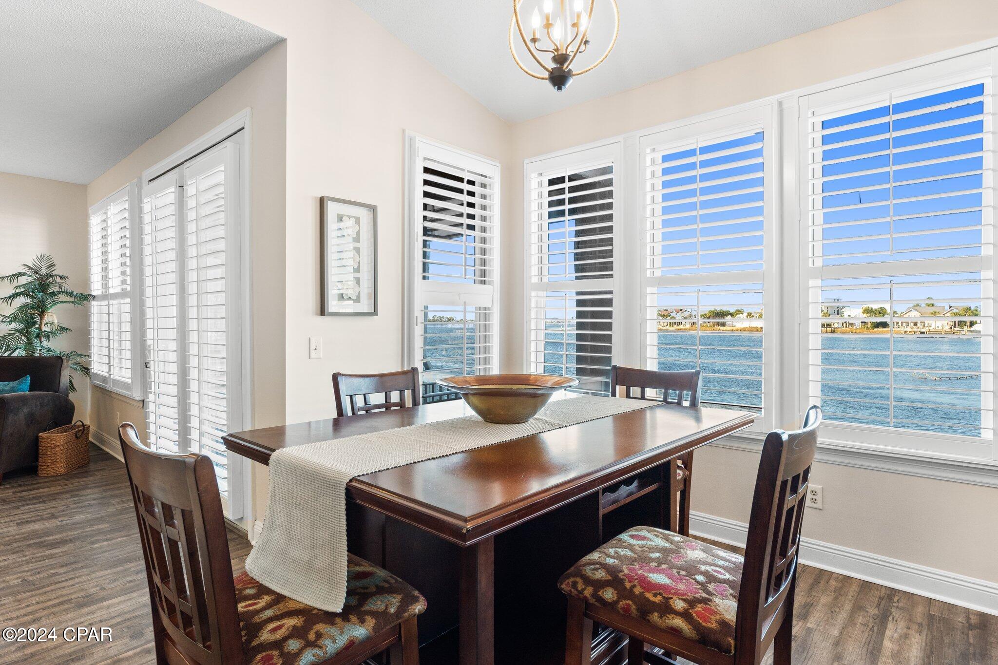 Listing photo id 17 for 4620 Bay Point Road 1018