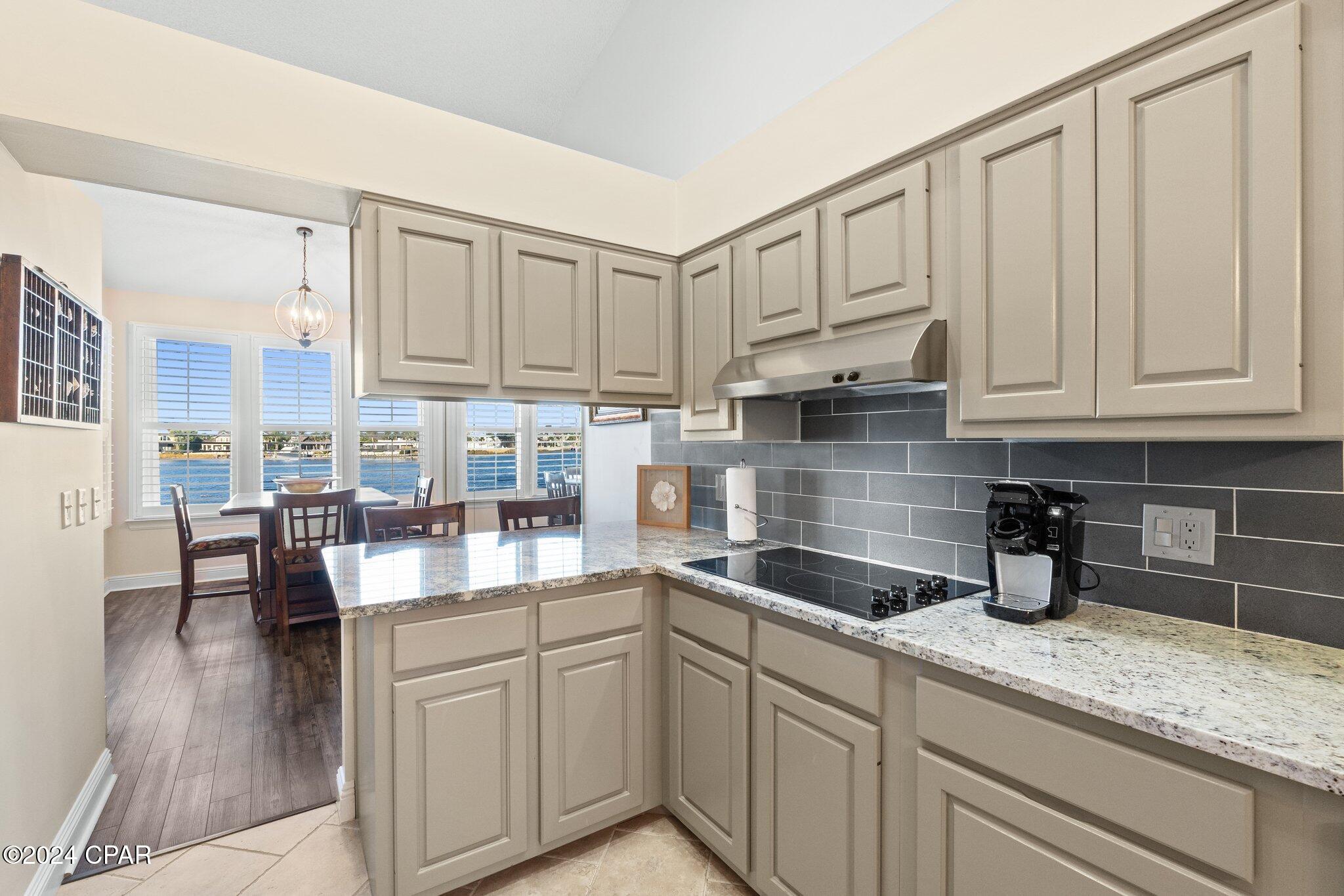 Listing photo id 21 for 4620 Bay Point Road 1018