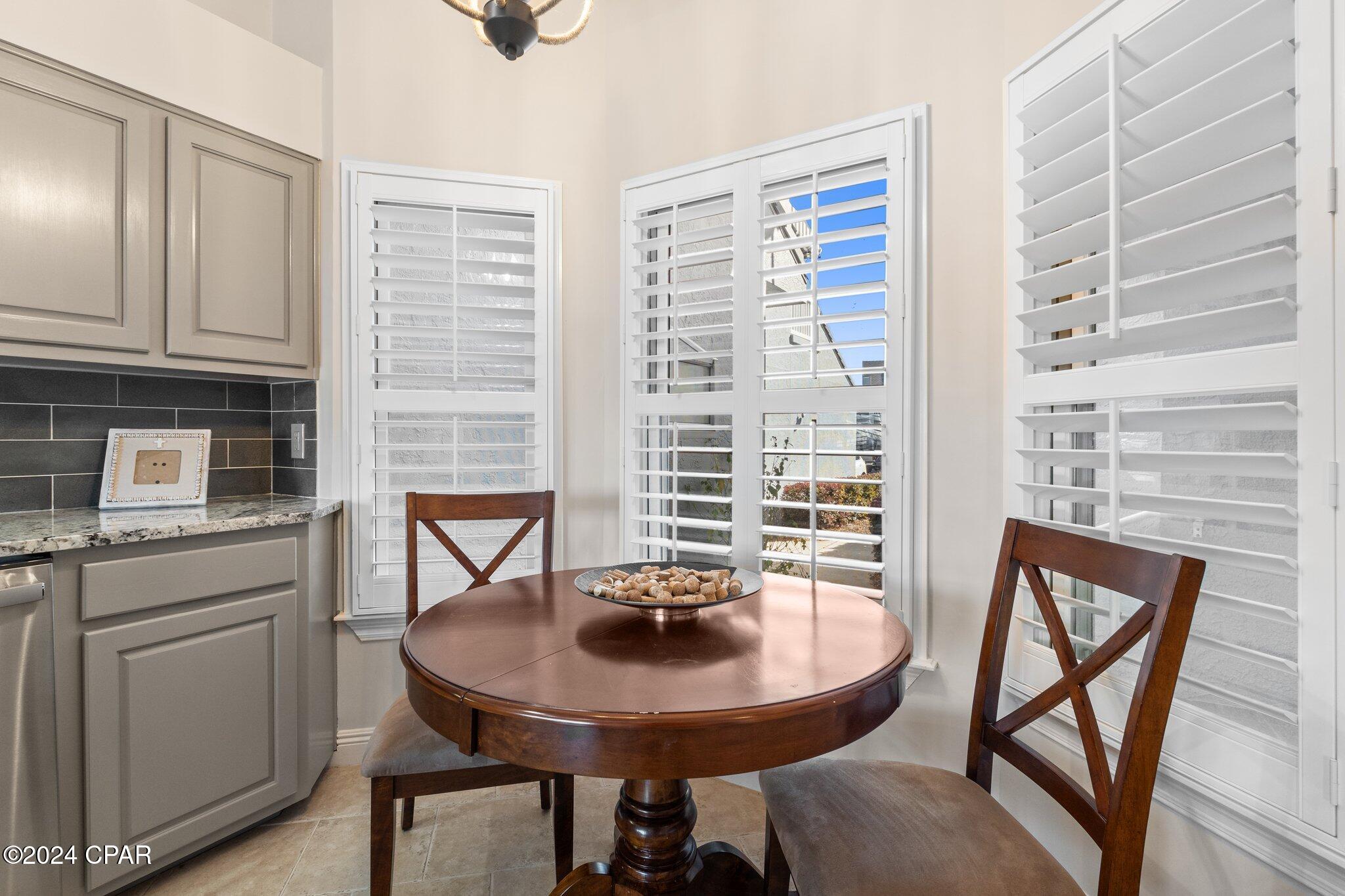 Listing photo id 24 for 4620 Bay Point Road 1018