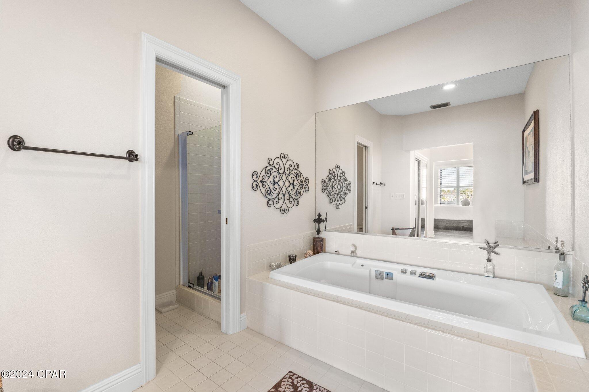 Listing photo id 30 for 4620 Bay Point Road 1018