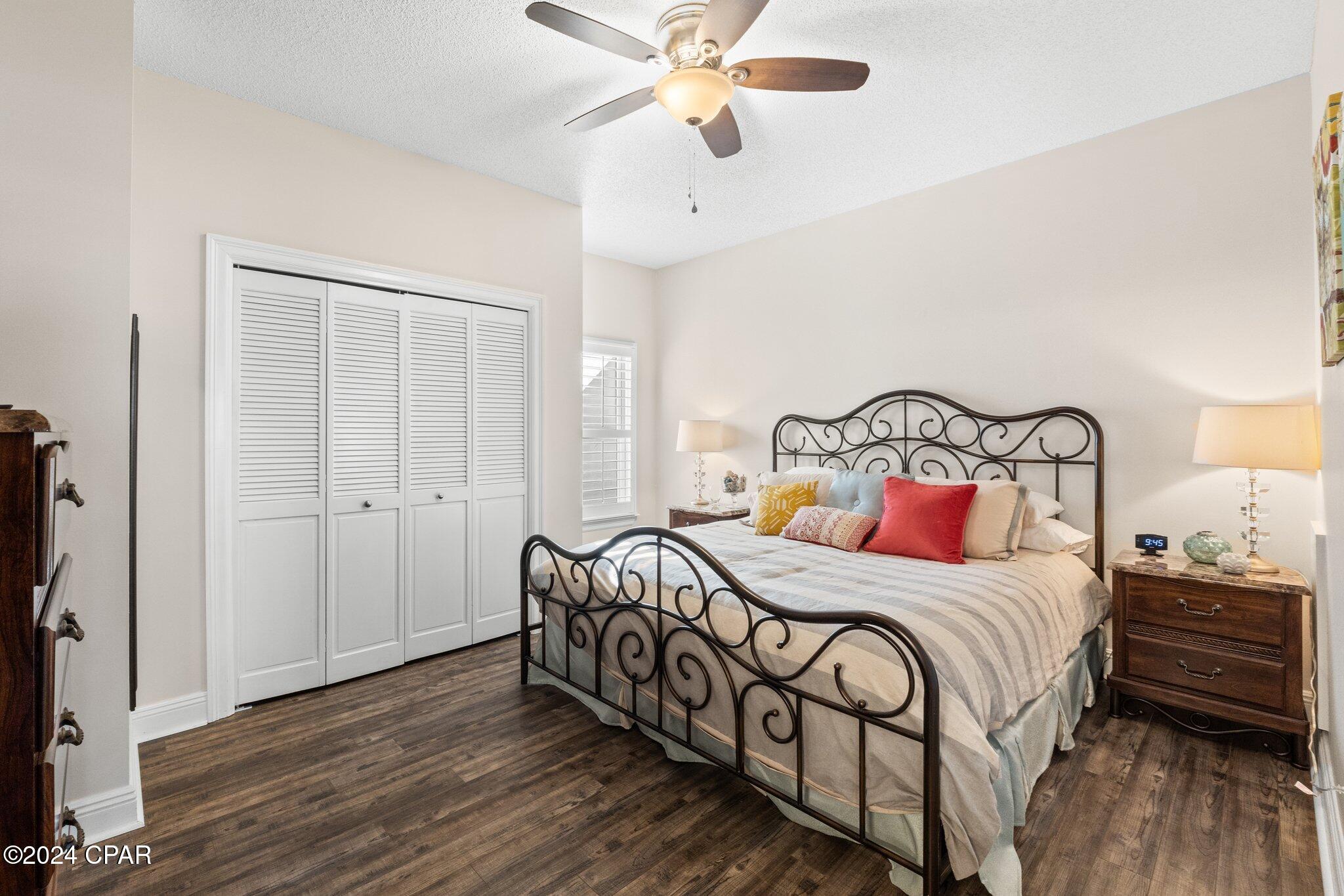 Listing photo id 35 for 4620 Bay Point Road 1018